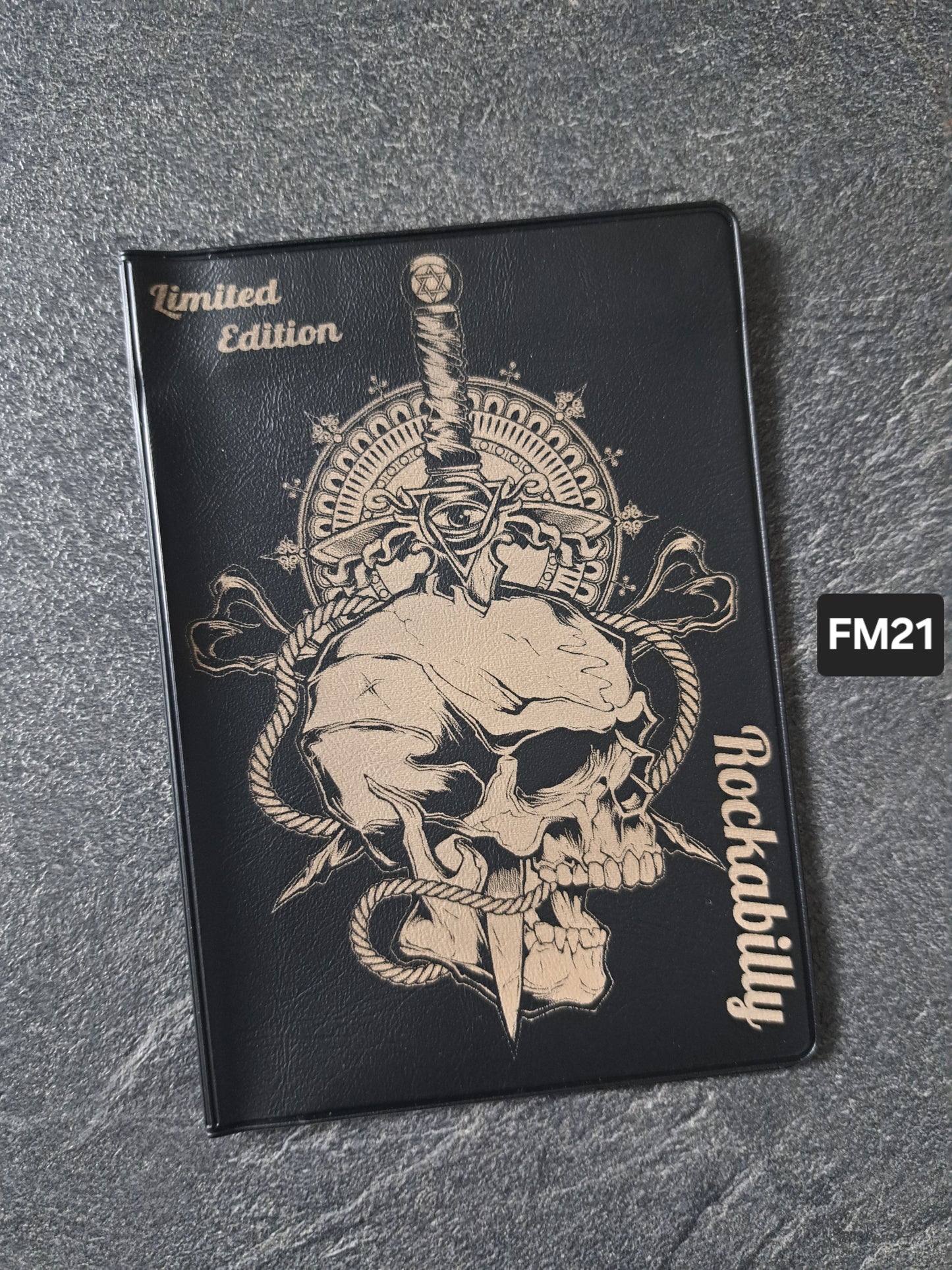 Fahrzeugscheinmappe Gravurdekor Rockabilly