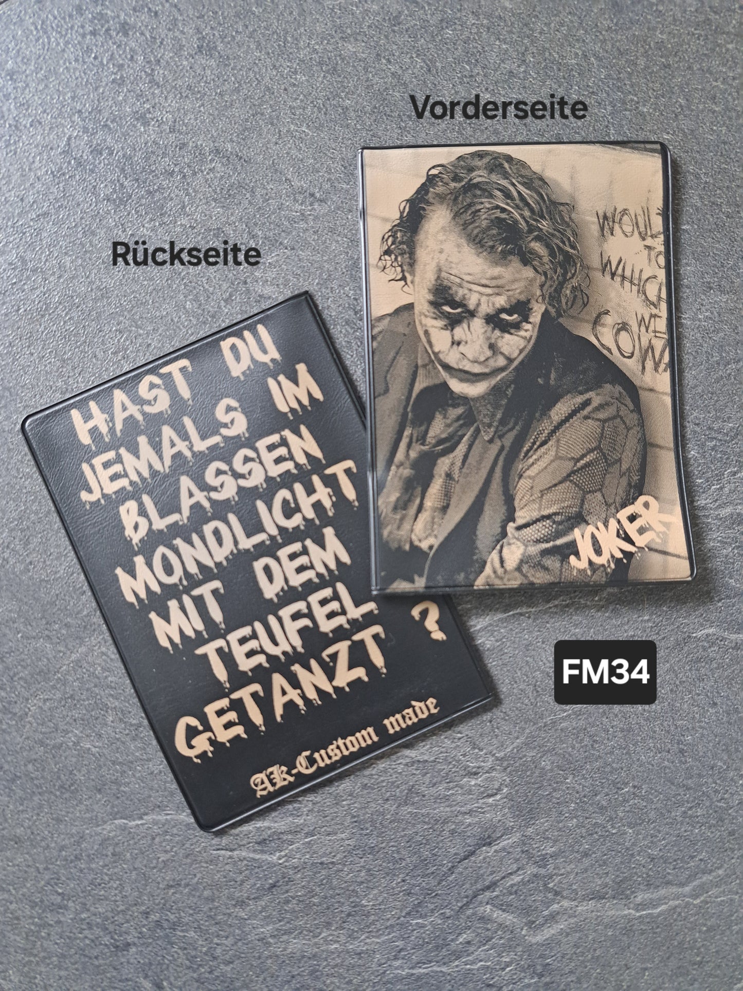 Fahrzeugscheinmappe Gravurdekor Joker