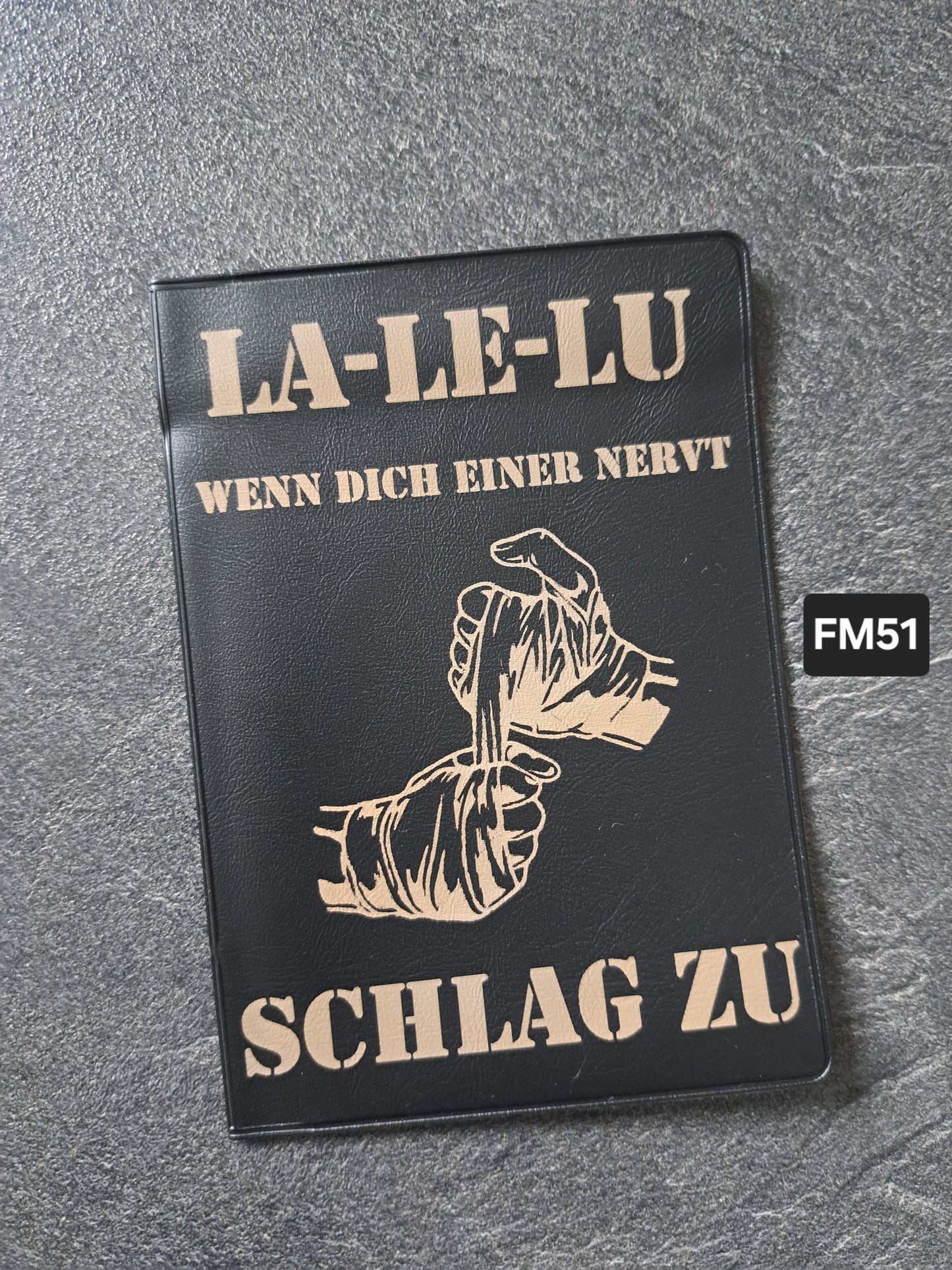 Fahrzeugscheinmappe Gravurdekor LA-LE-LU...