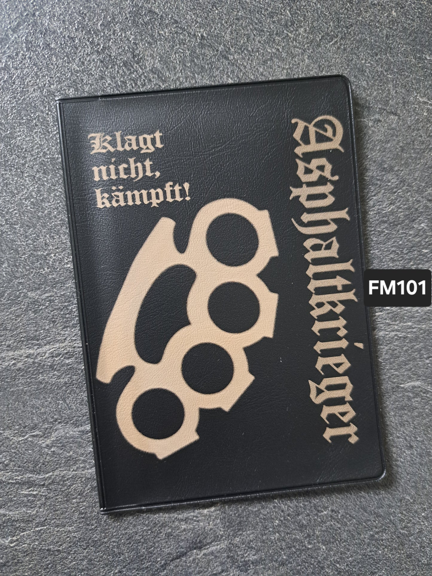 Fahrzeugscheinmappe Gravurdekor Asphaltkrieger Schlagring
