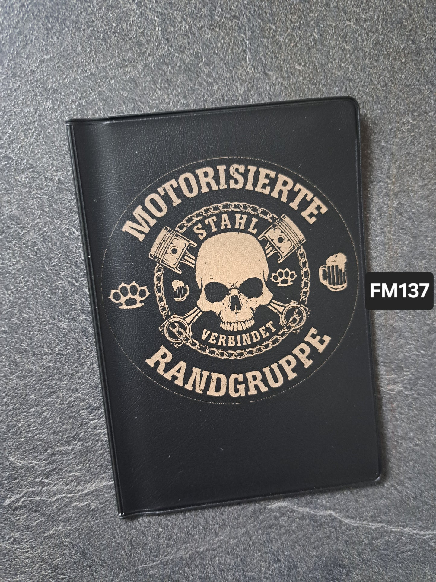 Fahrzeugscheinmappe Gravurdekor Mot. Randgruppe