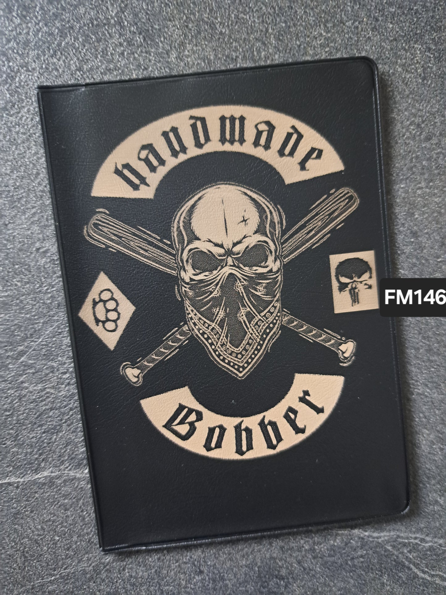 Fahrzeugscheinmappe Gravurdekor Handmade Bobber Totenkopf