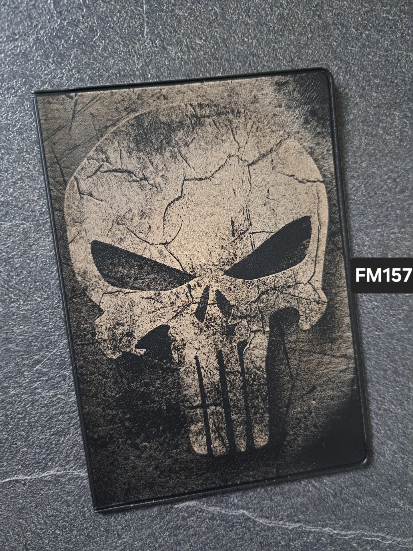 Fahrzeugscheinmappe Gravurdekor Punisher