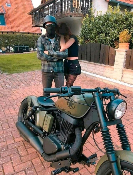 Suzuki Savage LS650 (Tank-)Flasche & Rahmenhalter Eis. Kreuz Oldschool