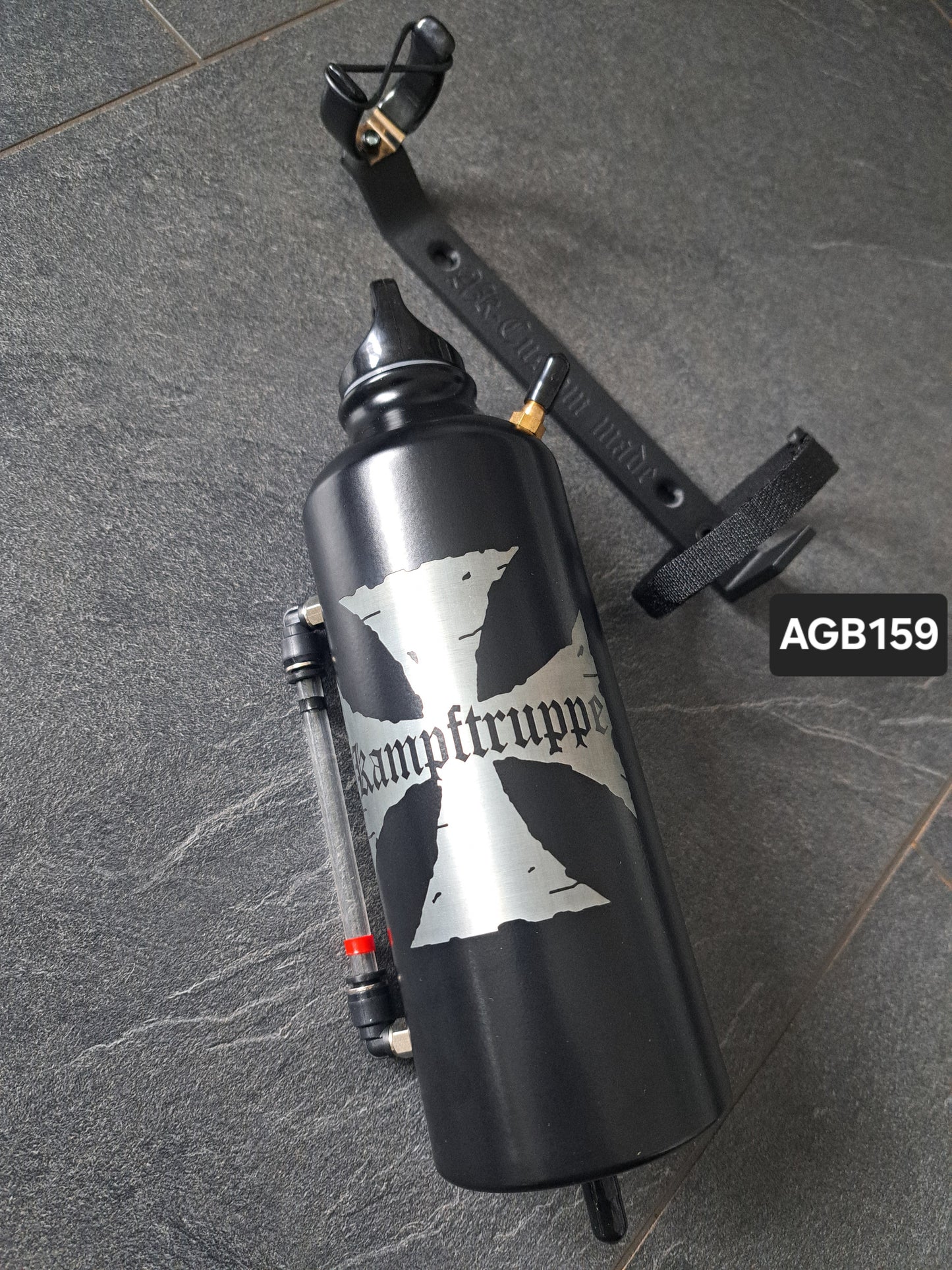 Ausgleichsbehälter Eisernes Kreuz Kampftruppe