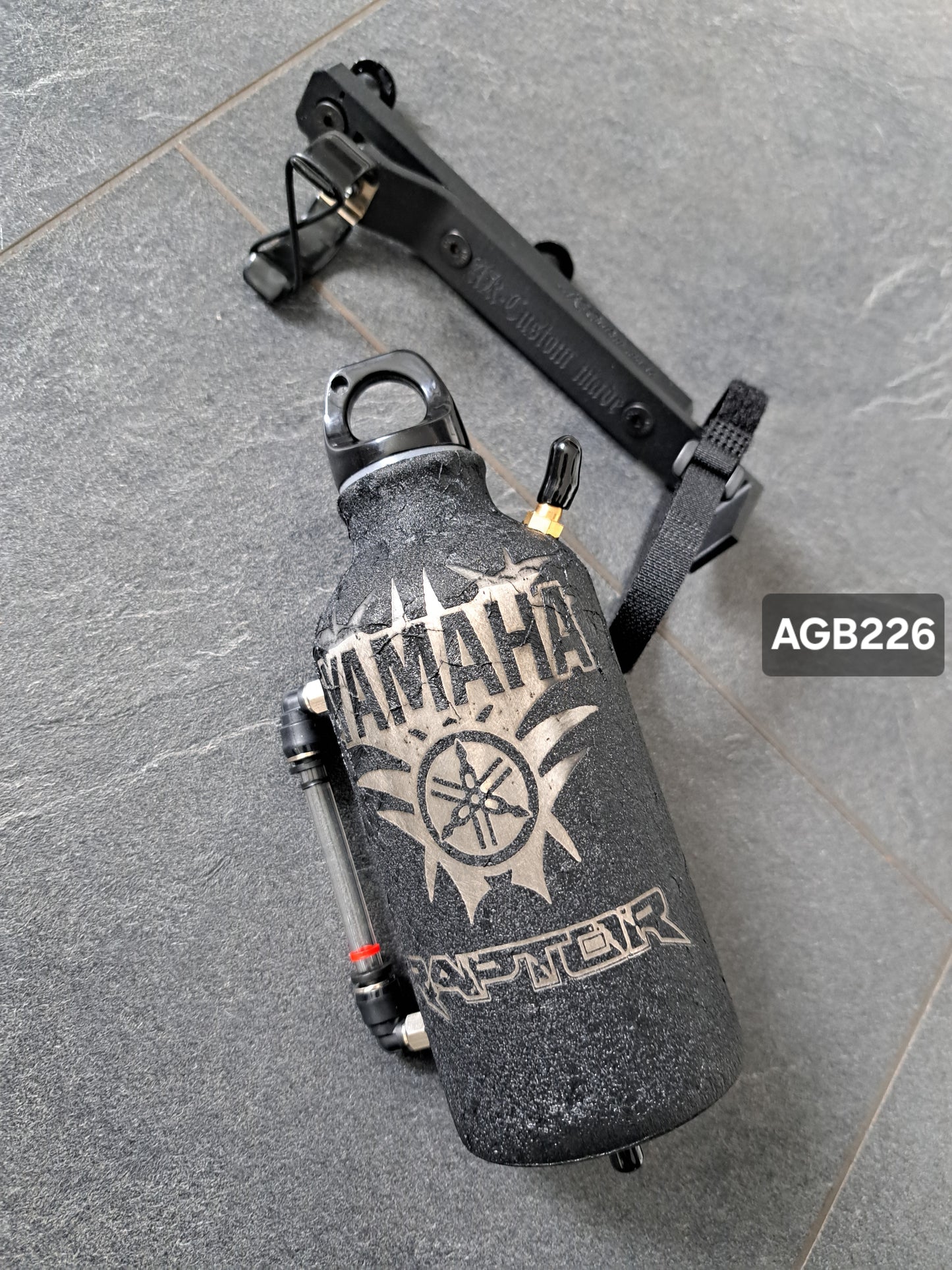 Ausgleichsbehälter Y. Raptor inkl. verst. Halter