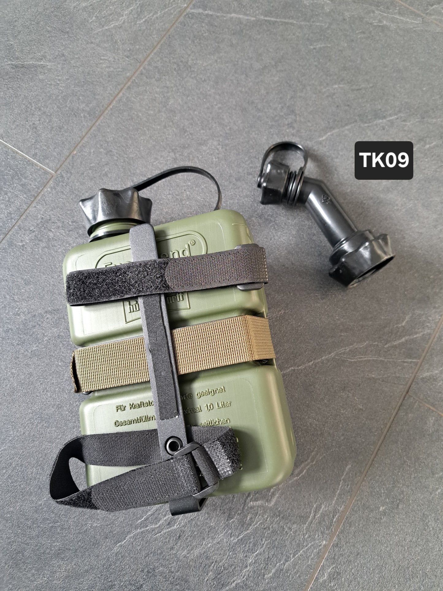 Tankkanister 1000ml (M) inkl. Universalhalter Dekor ARMY