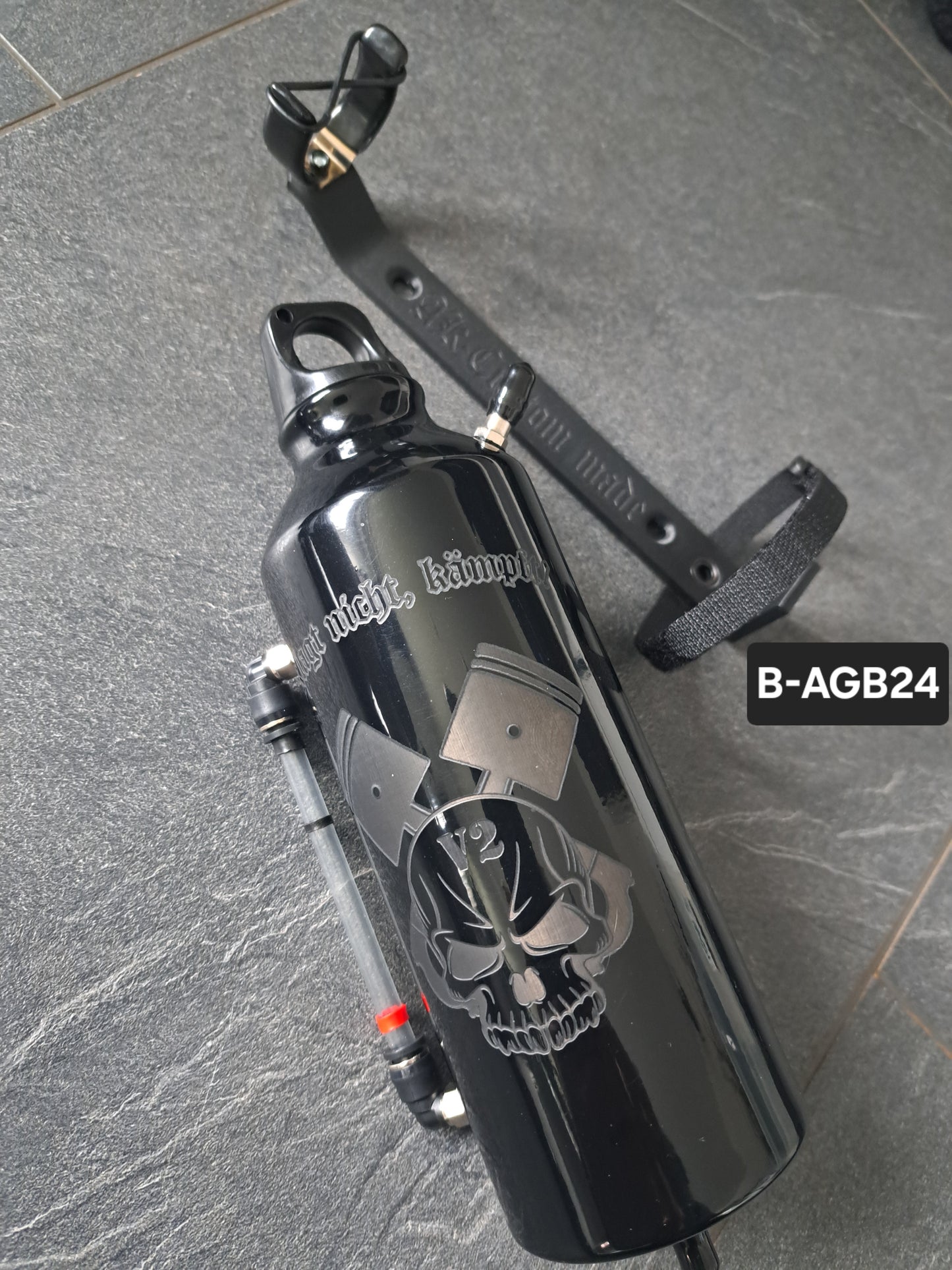 Ausgleichsbehälter Totenkopf Kolben V2