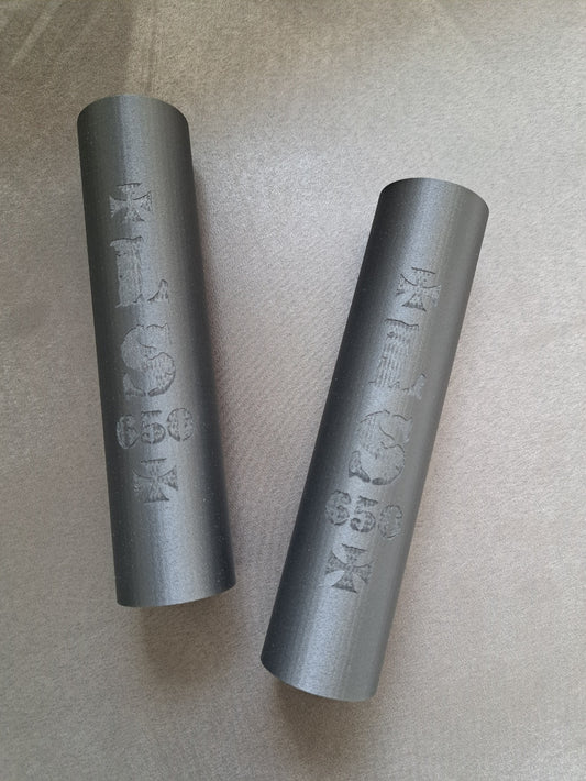 Suzuki Savage LS650 Gabelcover "Low Budget" GRAVURDEKOR