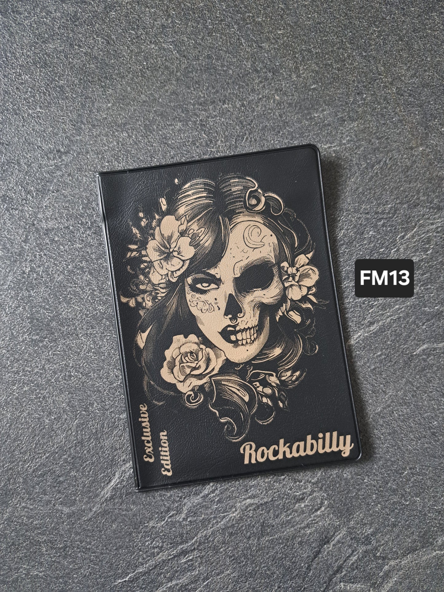 Fahrzeugscheinmappe Gravurdekor Rockabilly