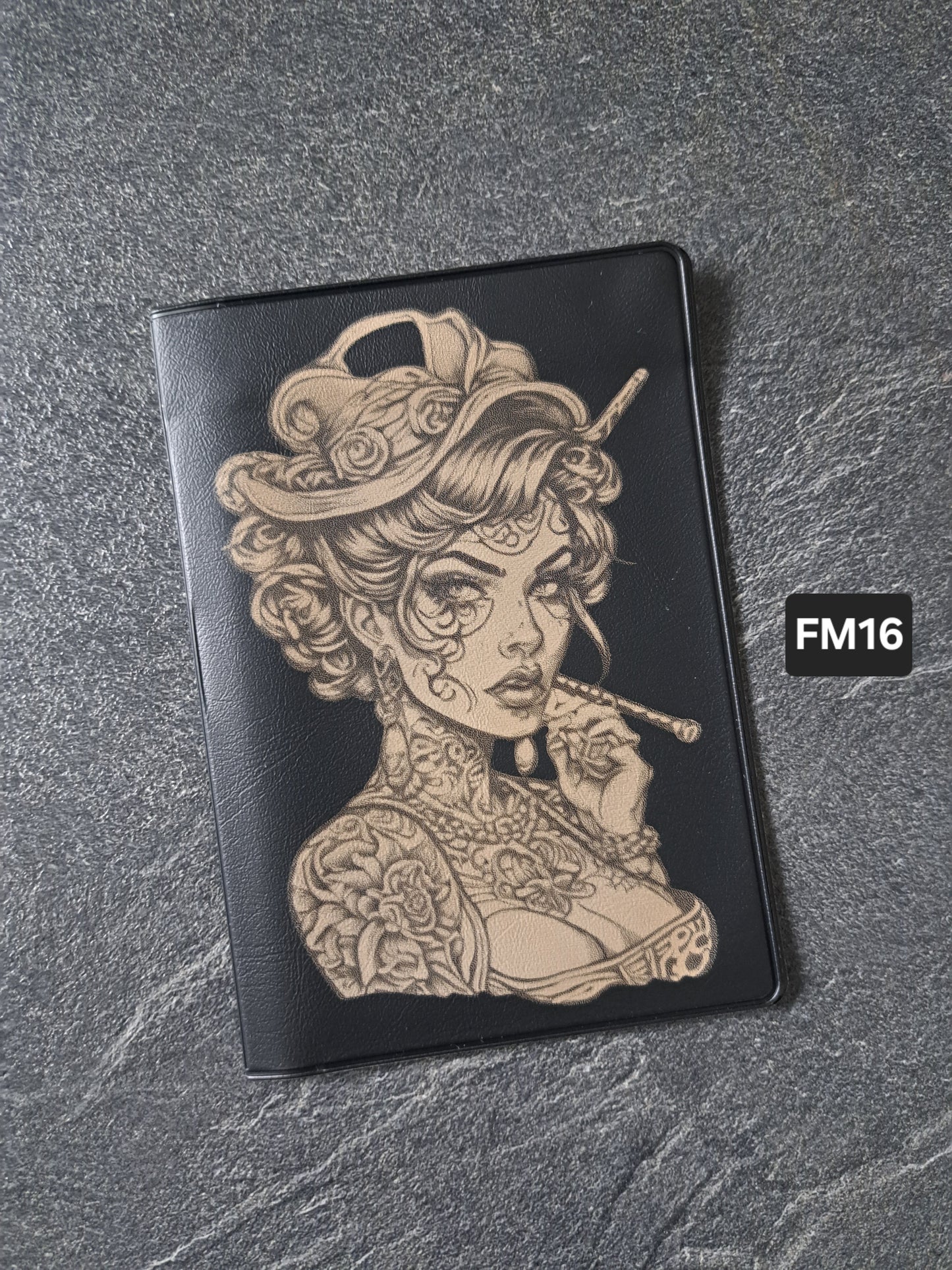 Fahrzeugscheinmappe Gravurdekor Rockabilly