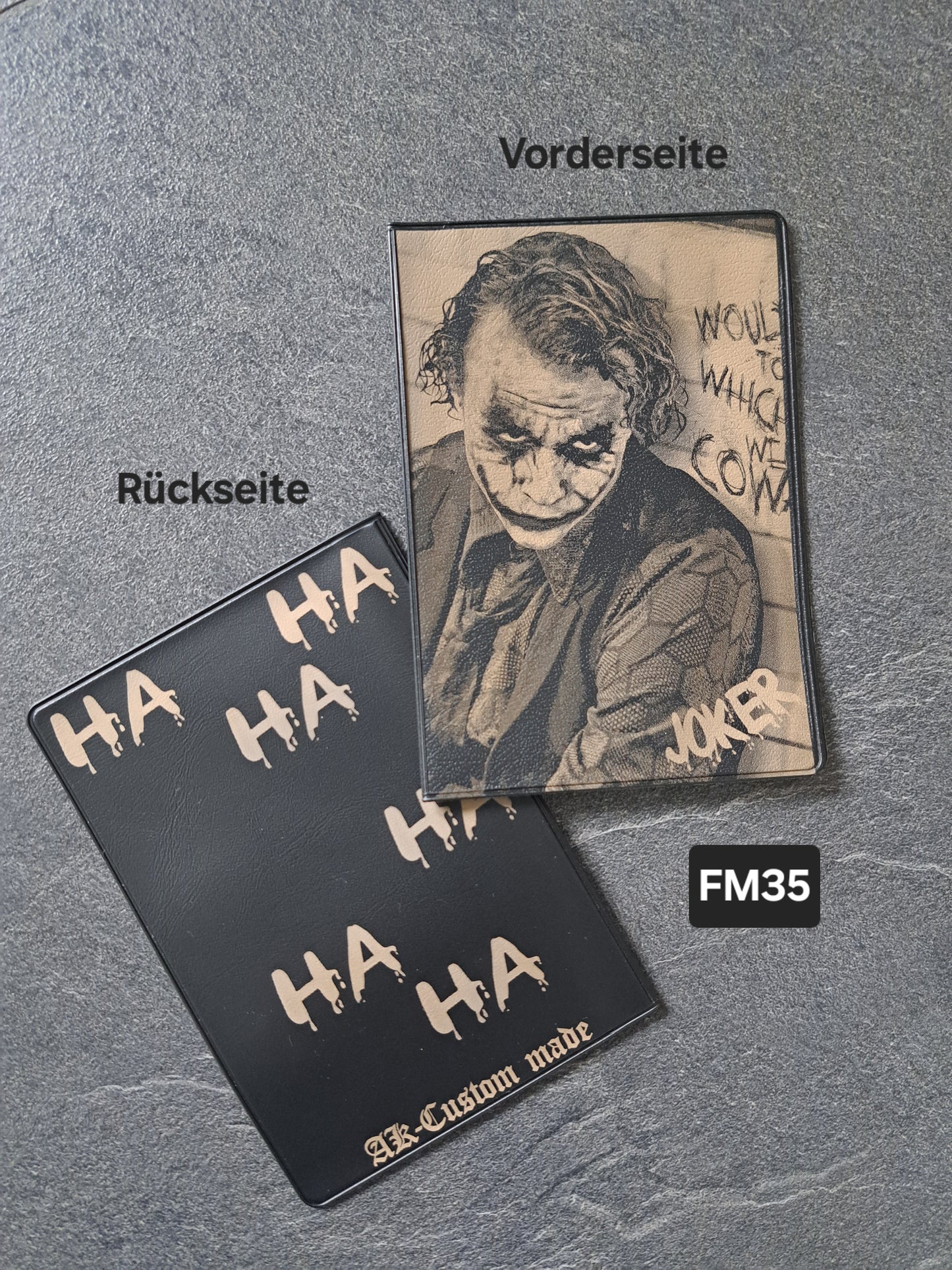 Fahrzeugscheinmappe Gravurdekor Joker