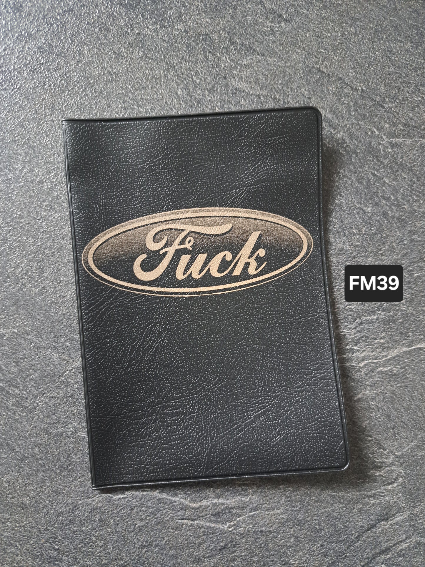 Fahrzeugscheinmappe Gravurdekor FUCK