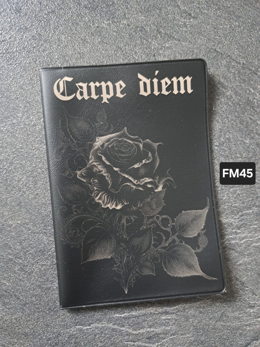 Fahrzeugscheinmappe Gravurdekor Carpe diem Rose