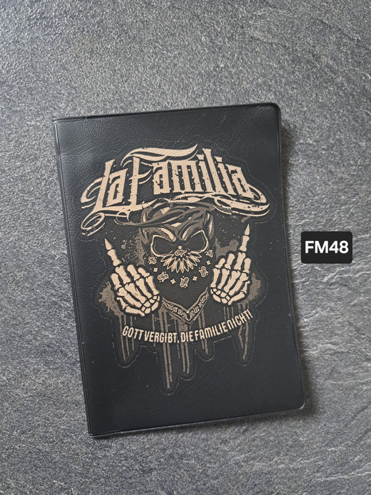 Fahrzeugscheinmappe Gravurdekor La Familia