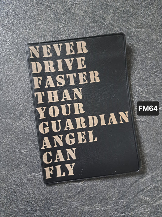 Fahrzeugscheinmappe Gravurdekor Never drive faster