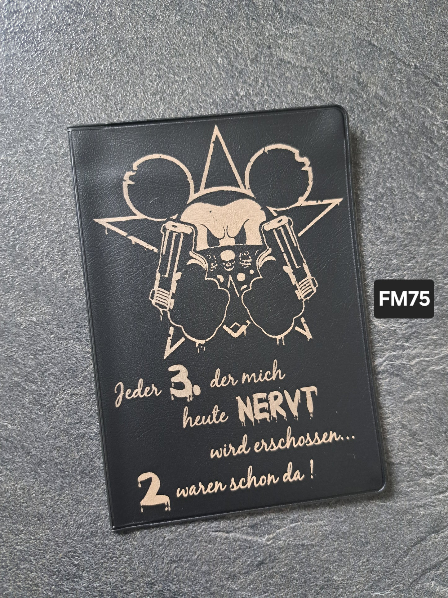 Fahrzeugscheinmappe Gravurdekor MM Jeder 3. der mich heute nervt...