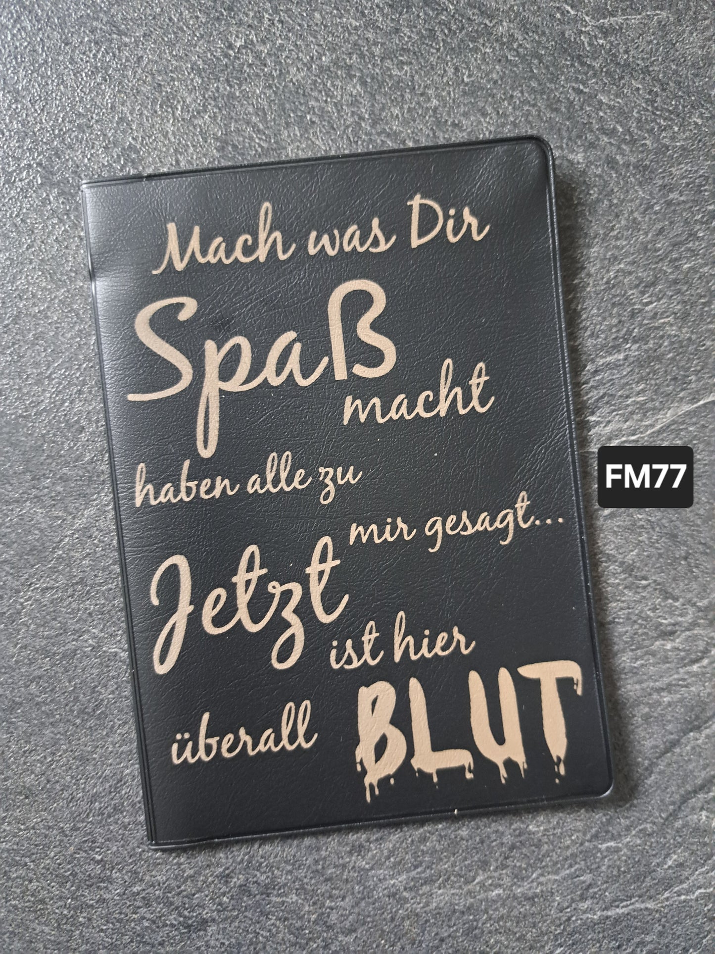 Fahrzeugscheinmappe Gravurdekor Mach was Dir Spass macht...