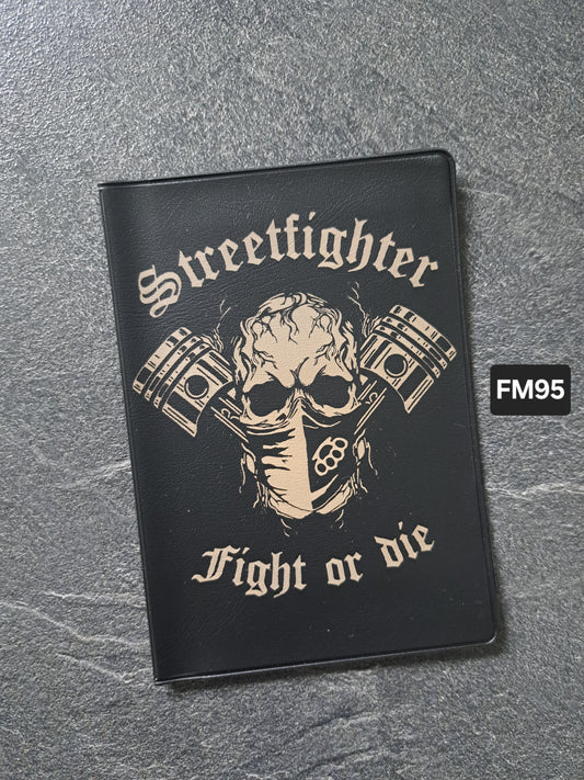 Fahrzeugscheinmappe Gravurdekor Streetfighter Totenkopf