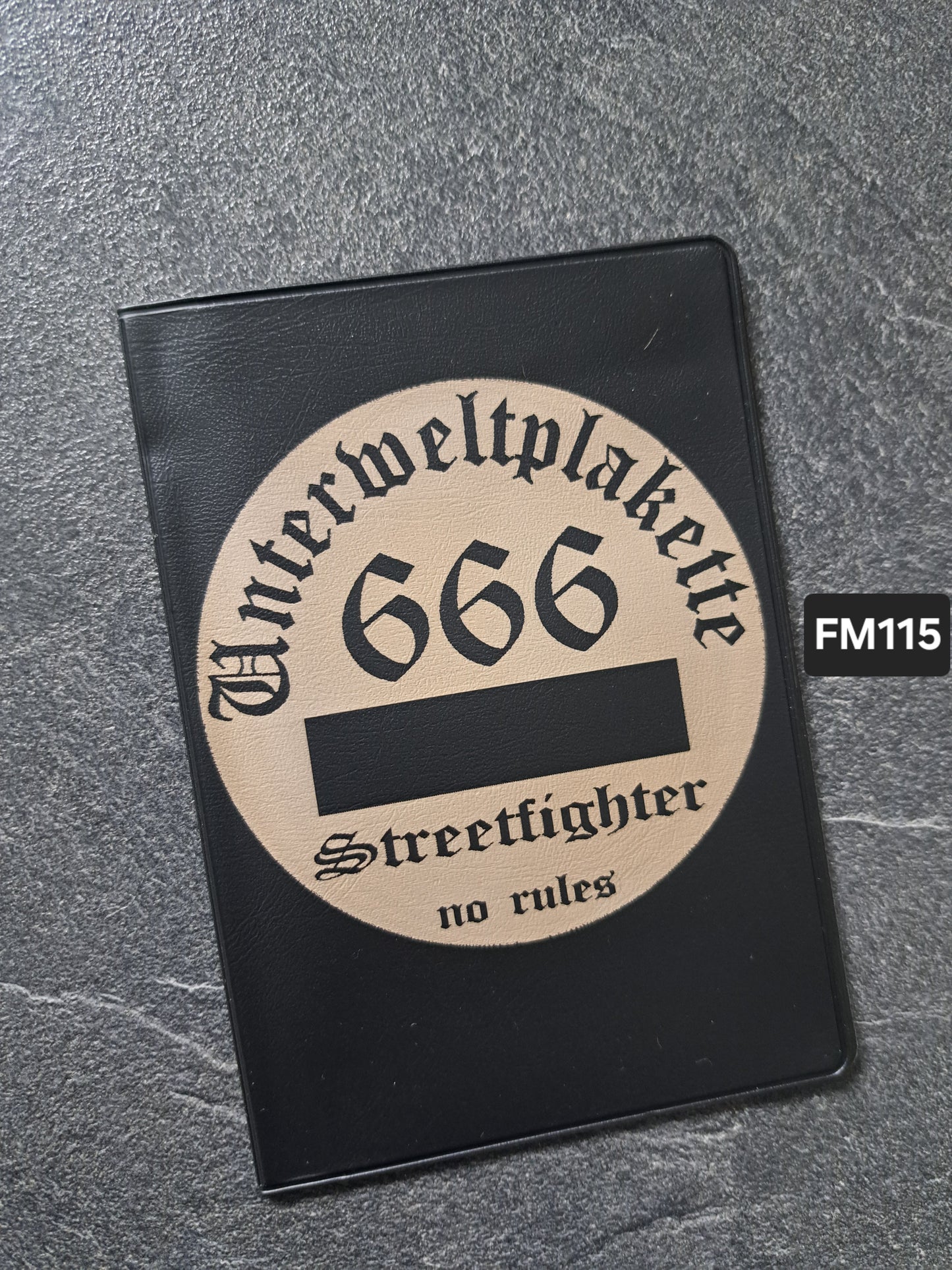 Fahrzeugscheinmappe Gravurdekor Unterweltplakette SF no rules