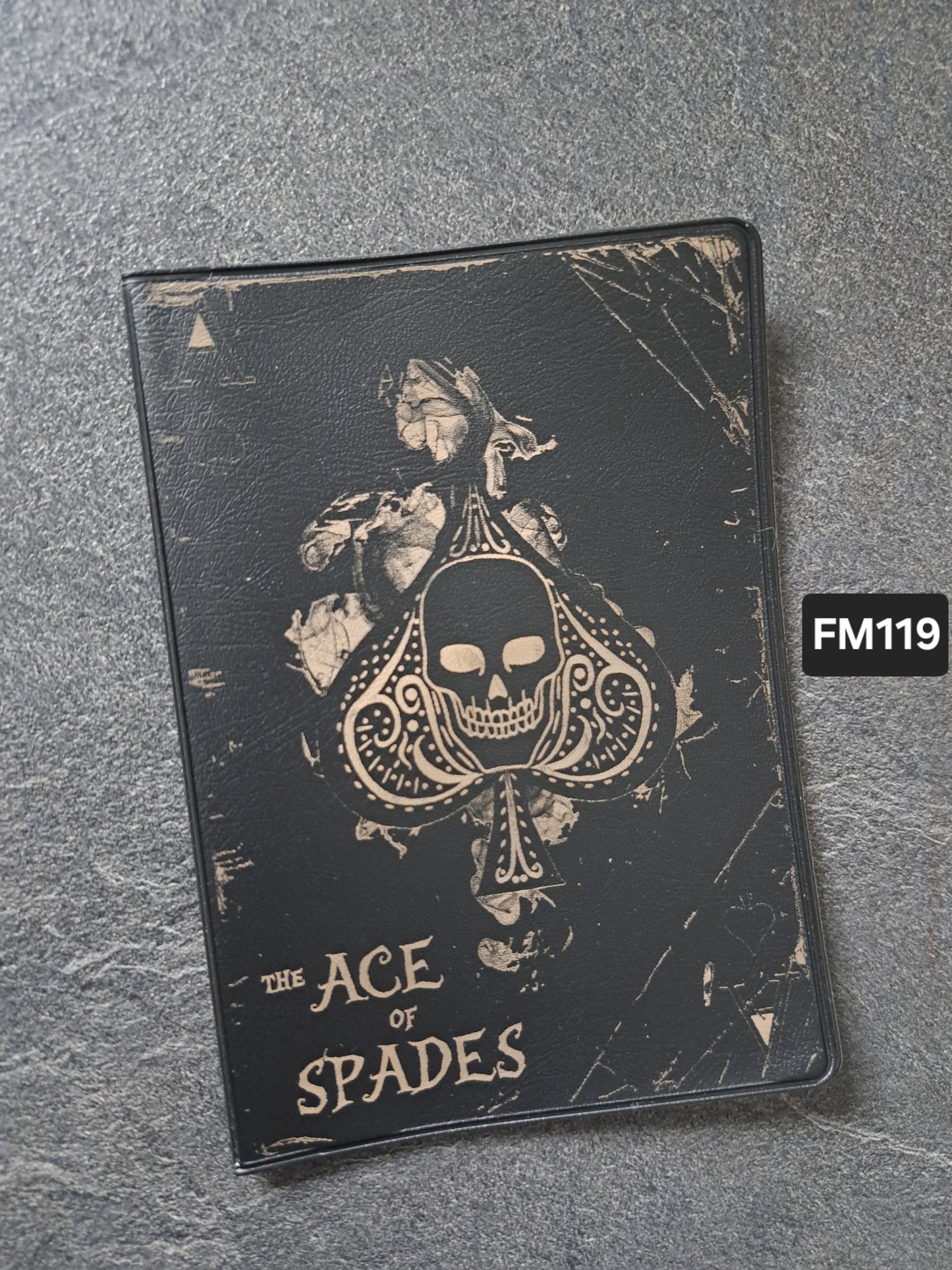 Fahrzeugscheinmappe Gravurdekor The Ace of Spades