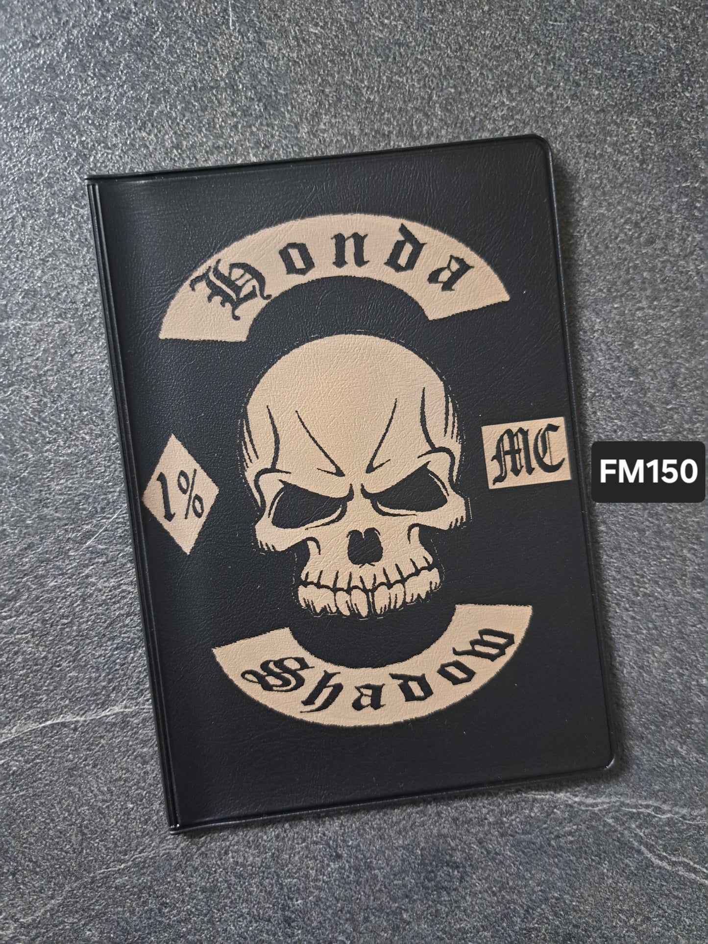 Fahrzeugscheinmappe Gravurdekor Honda Shadow Totenkopf