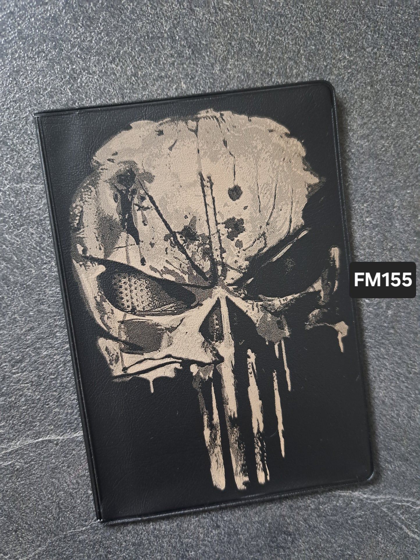 Fahrzeugscheinmappe Gravurdekor Punisher