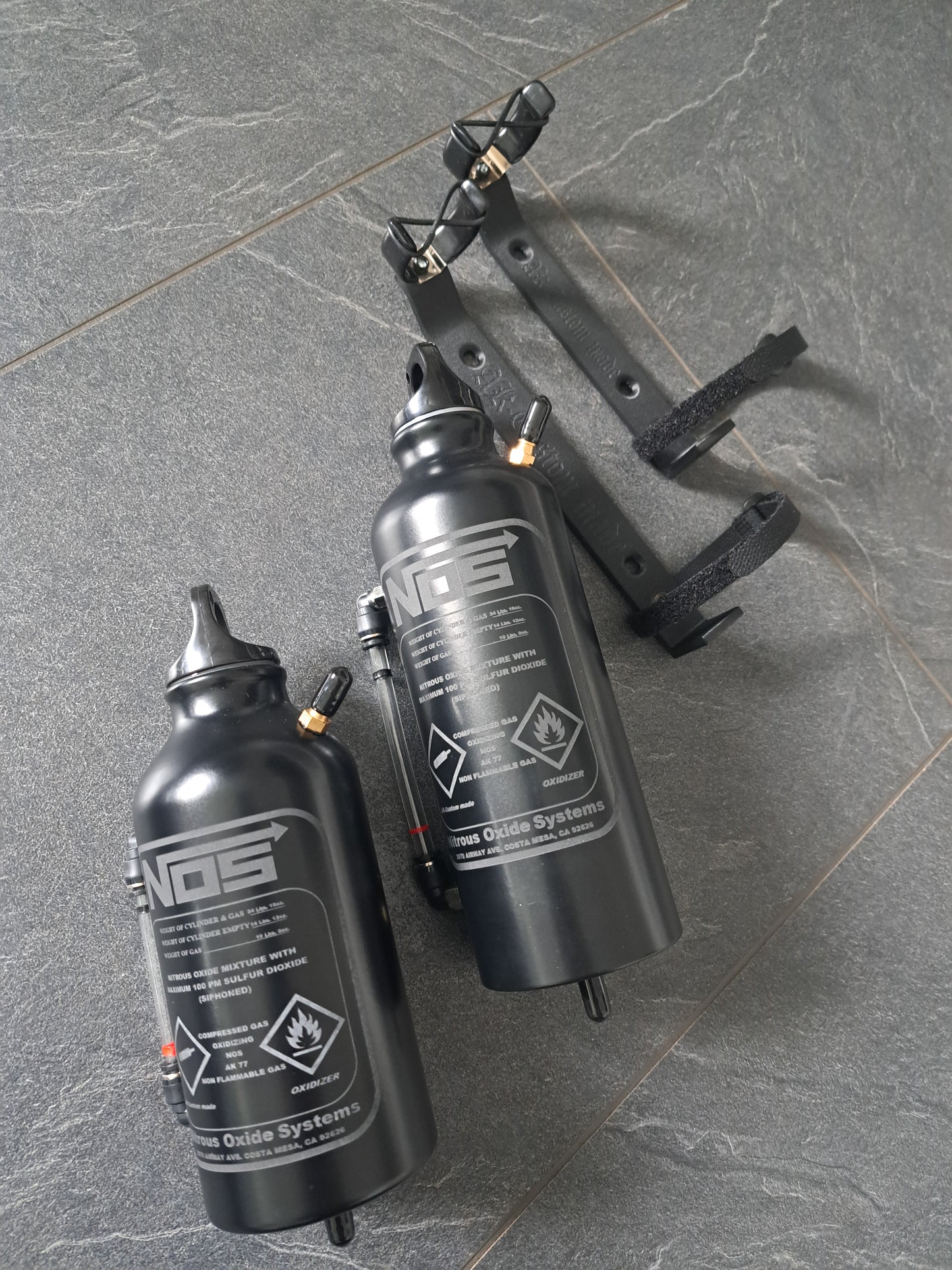 Ausgleichsbehälter "NOS-BLACK" Gravurdekor dezent