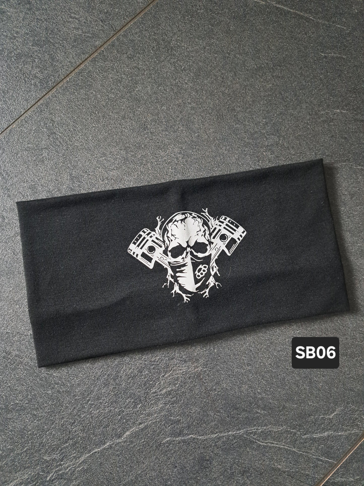 Haar-/Stirnband Totenkopf Kolben