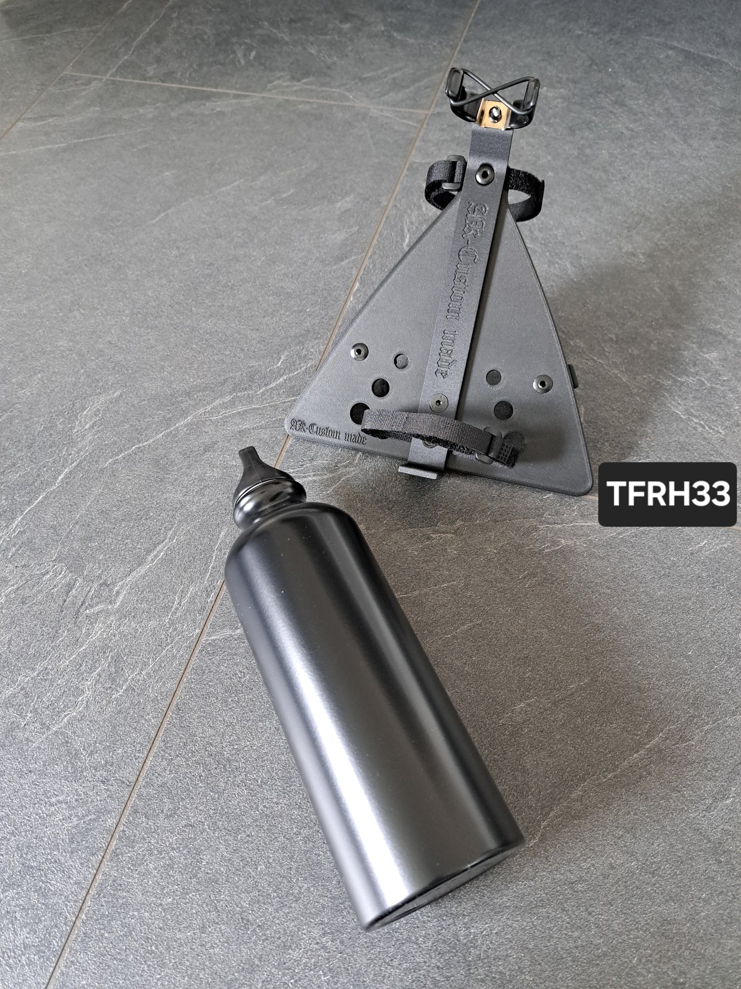 Suzuki Savage LS650 (Tank-)Flasche & Rahmenhalter