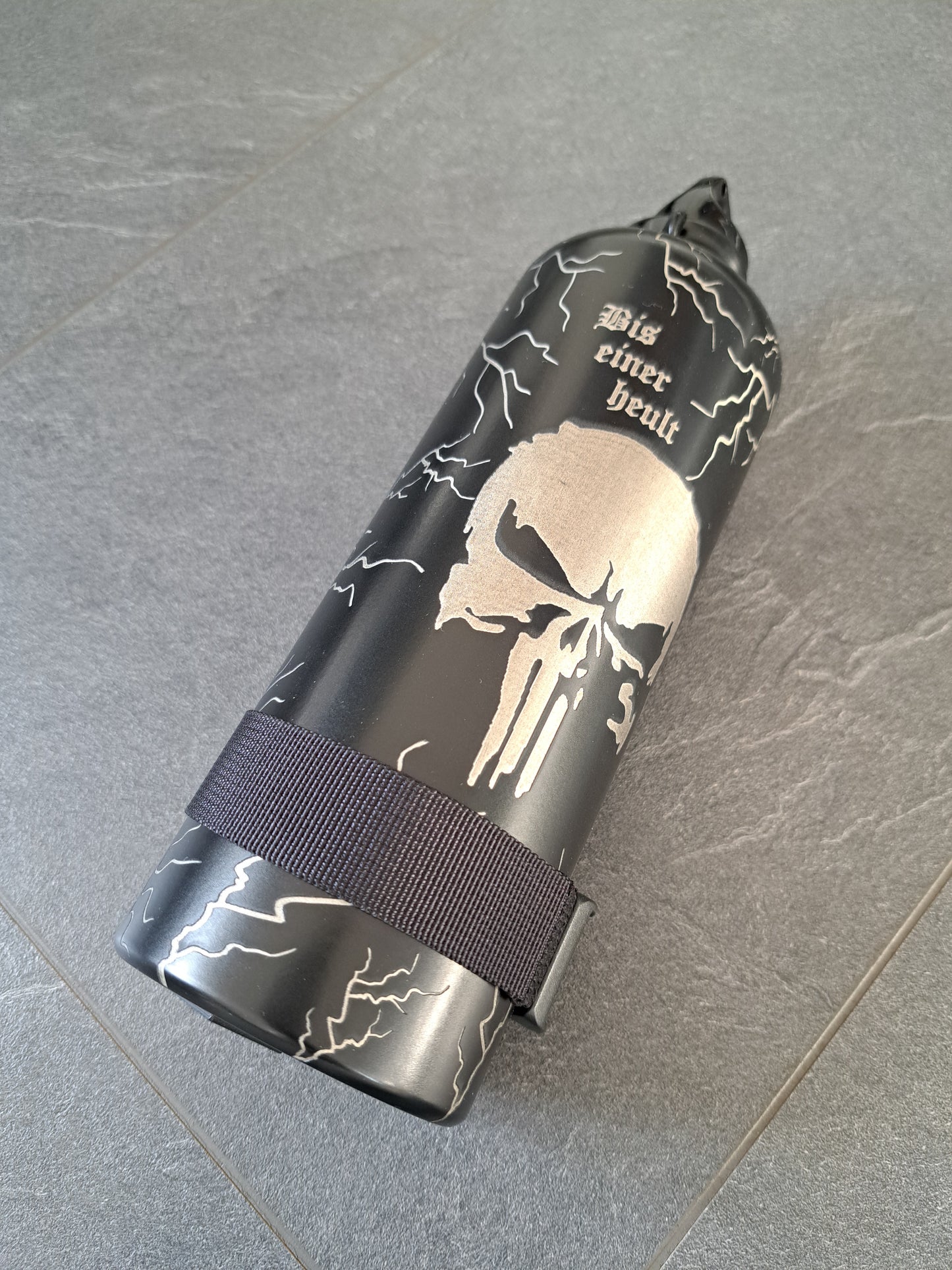 (Tank-) Flasche & Universalhalter 1000ml Punisher Oldschool