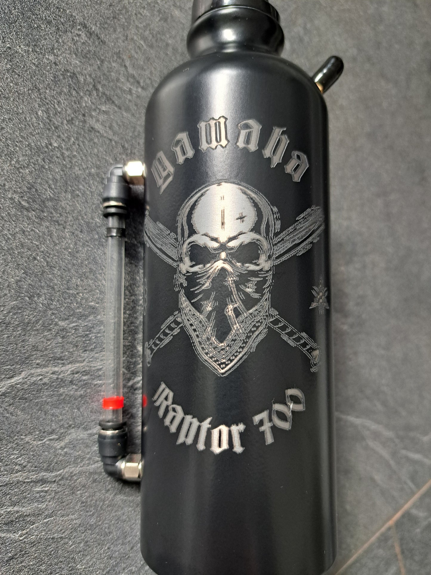 Ausgleichsbehälter Raptor700 Totenkopf & verst. Raptor-Halter SET