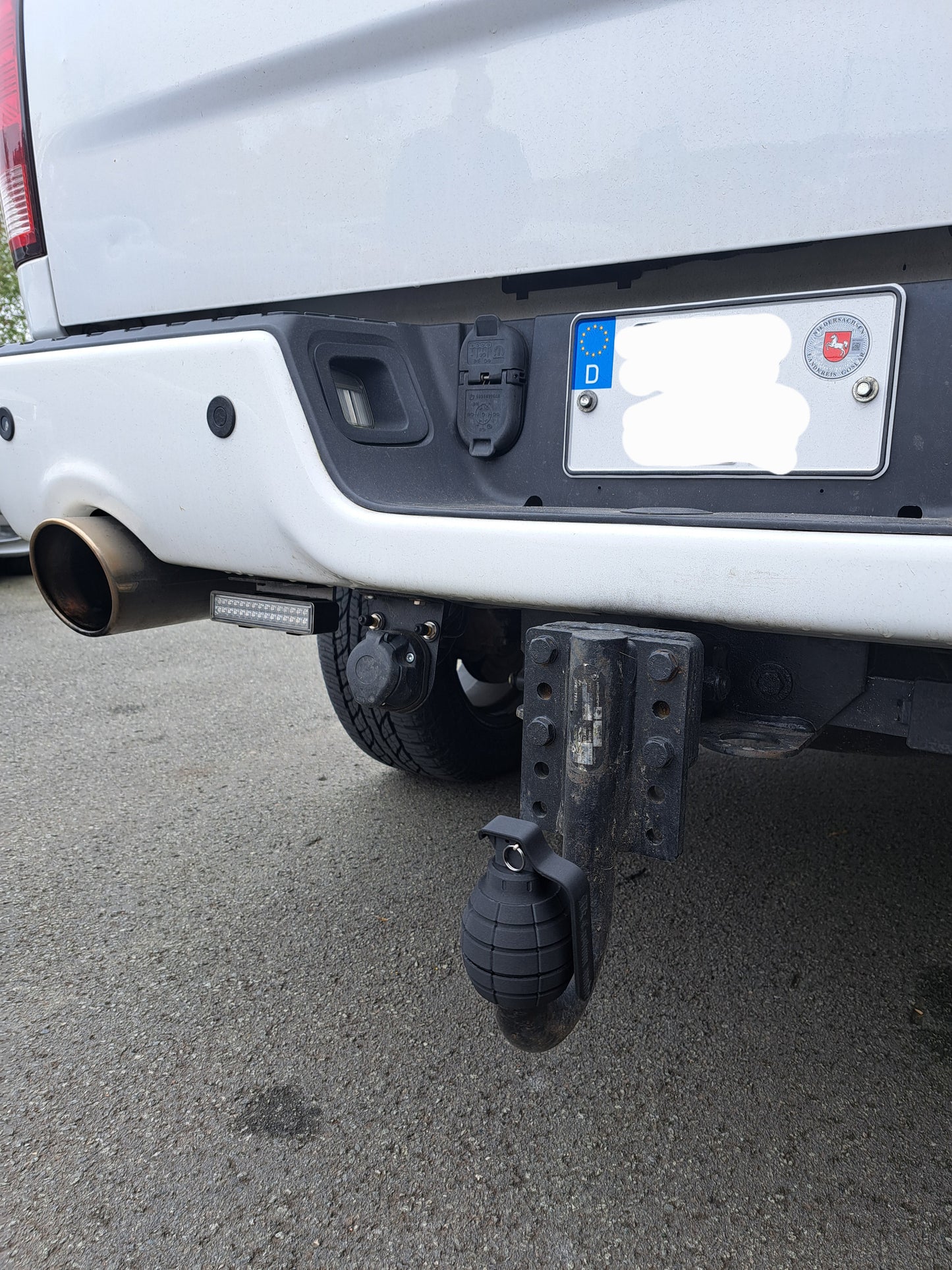 AHK Abdeckung Granate schwarz