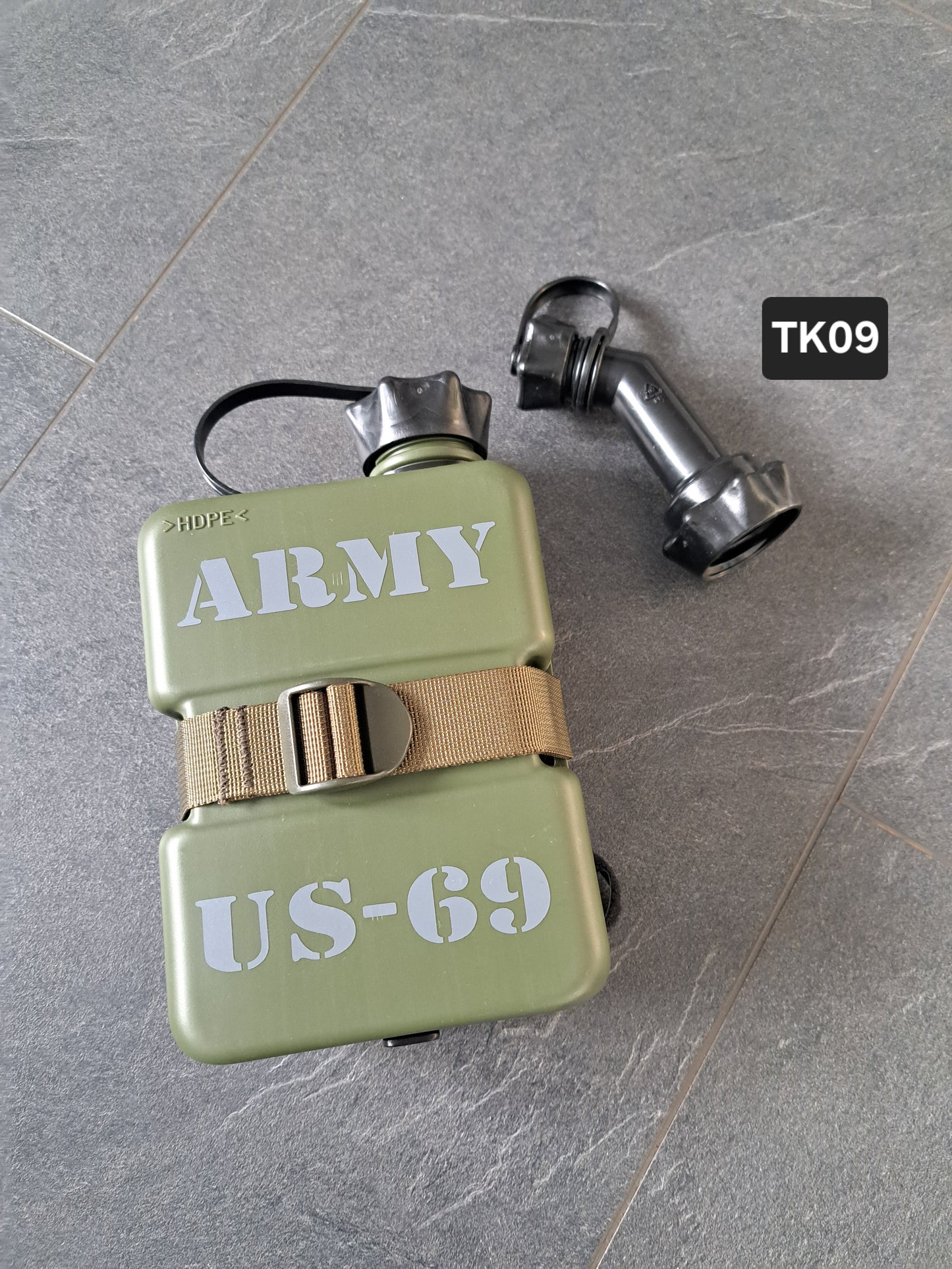 Tankkanister 1000ml (M) inkl. Universalhalter Dekor ARMY