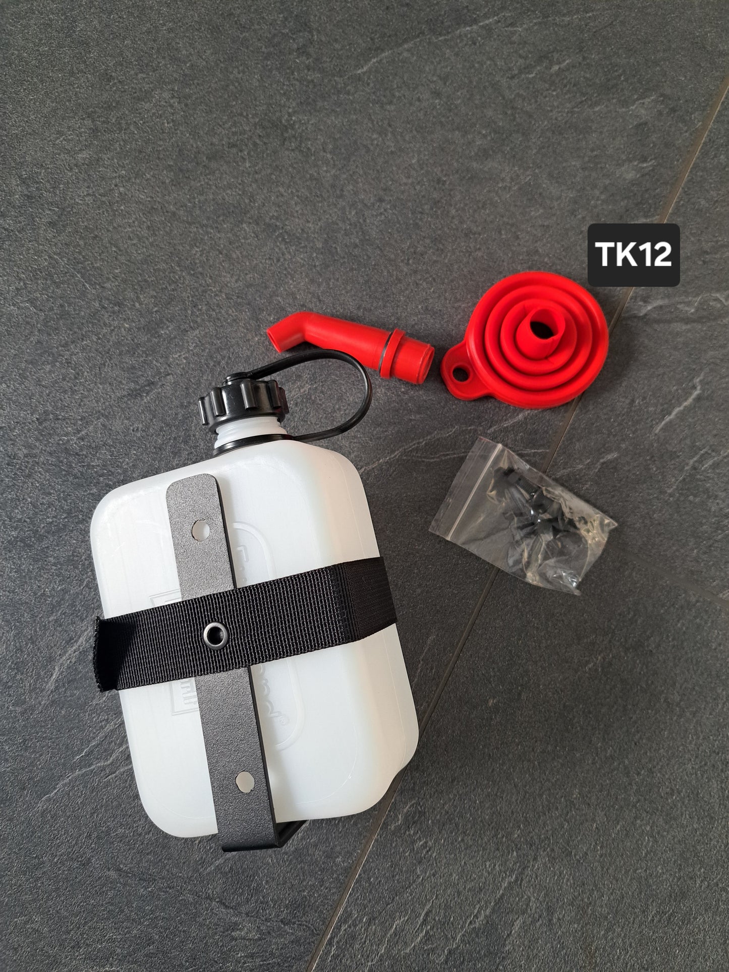 Tankkanister 500ml (S) inkl. Universalhalter Dekor ARMY