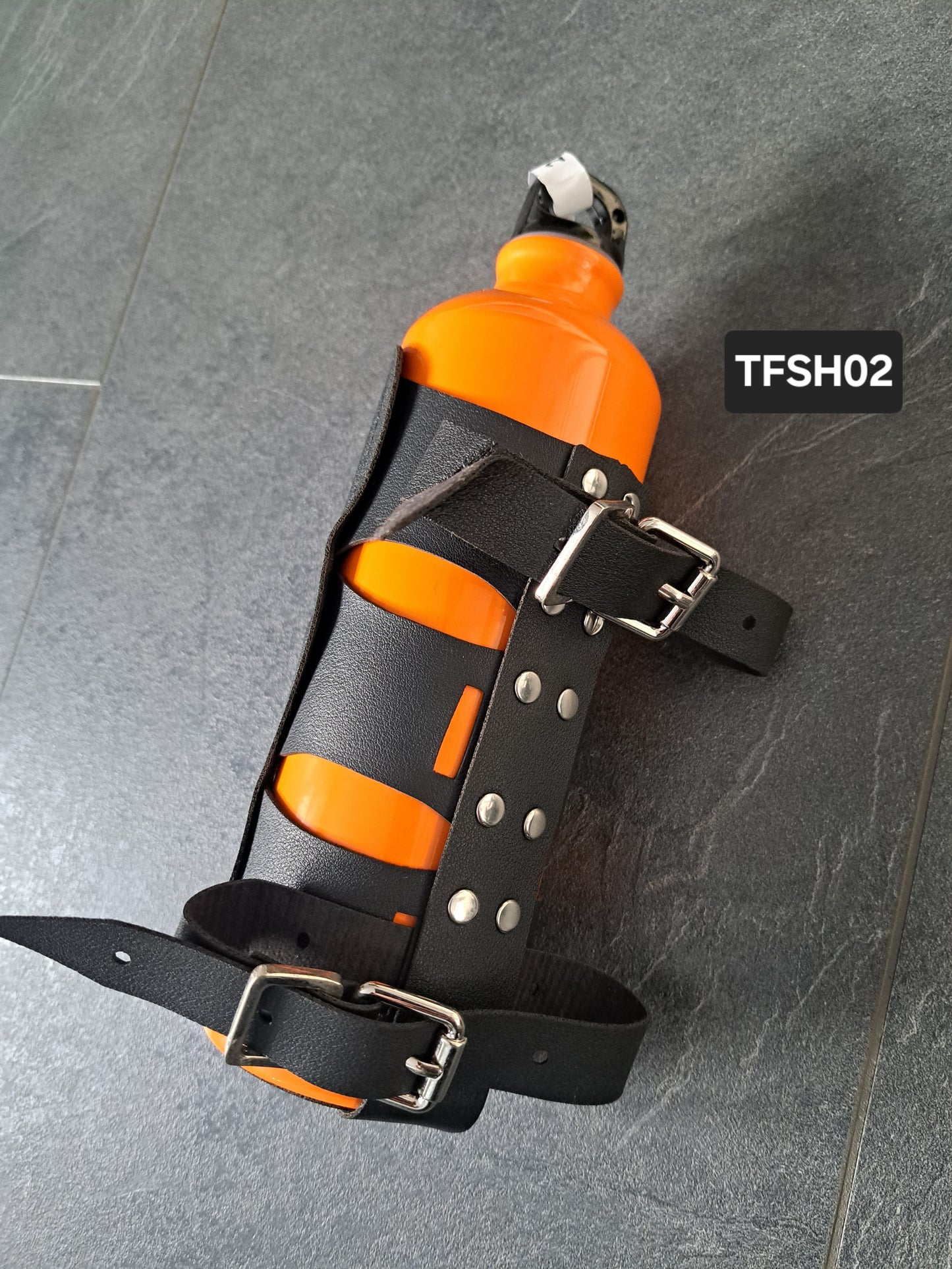 SKULL-Halter & (Tank-) Flasche