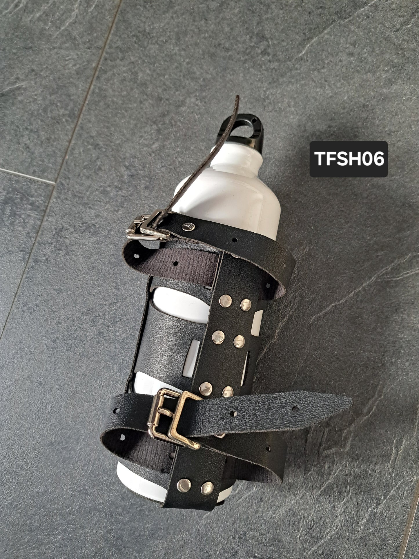 SKULL-Halter & (Tank-) Flasche