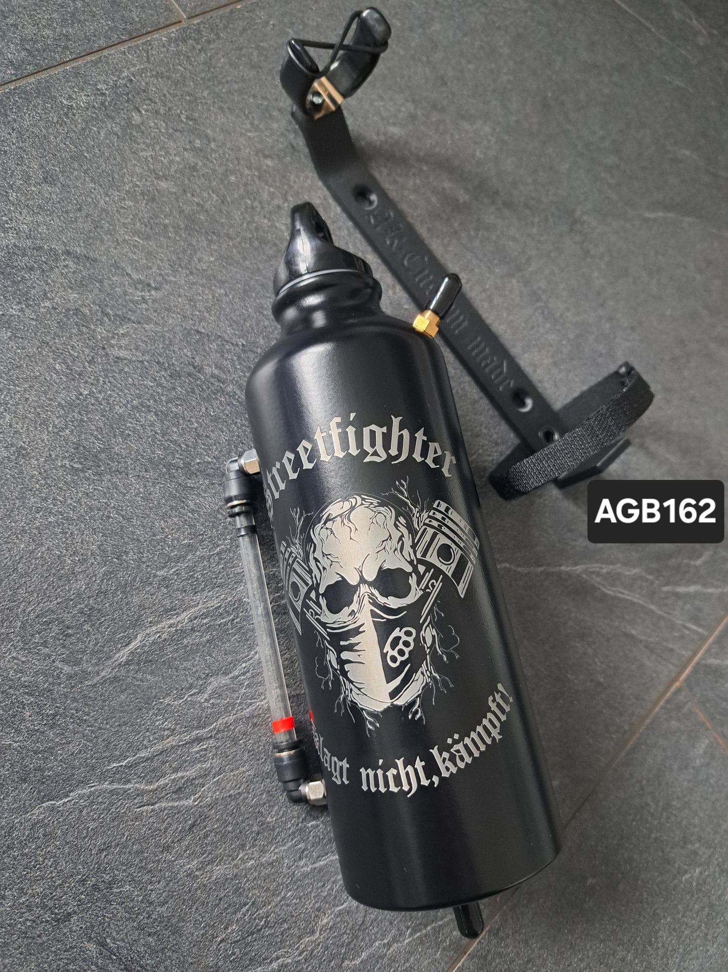 Ausgleichsbehälter SF Totenkopf Klagt nicht,kämpft!