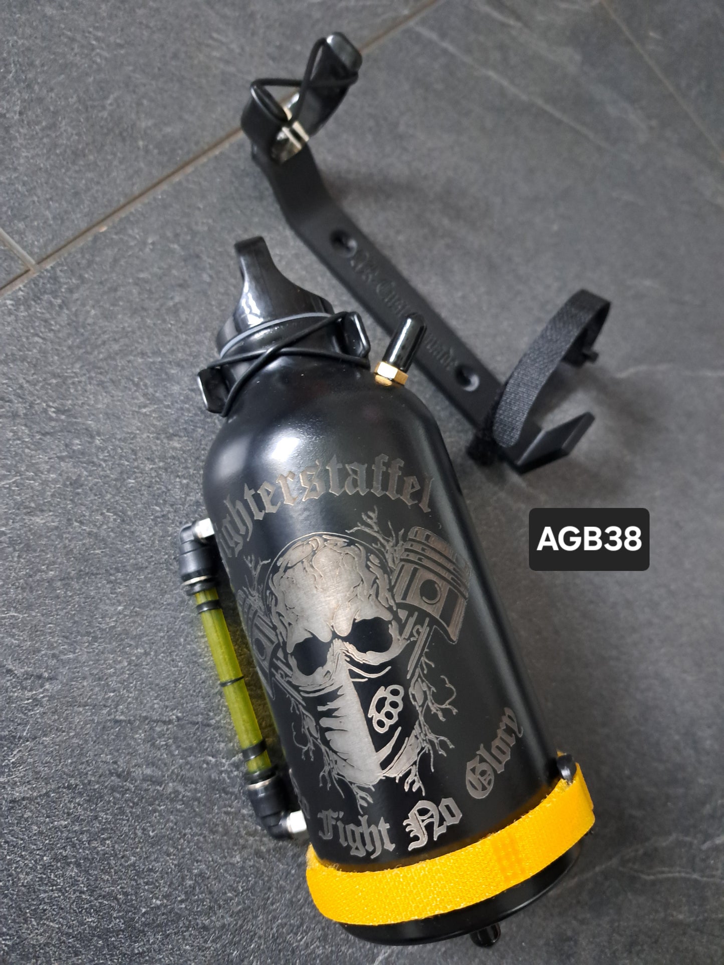 Ausgleichsbehälter Fighterstaffel Totenkopf