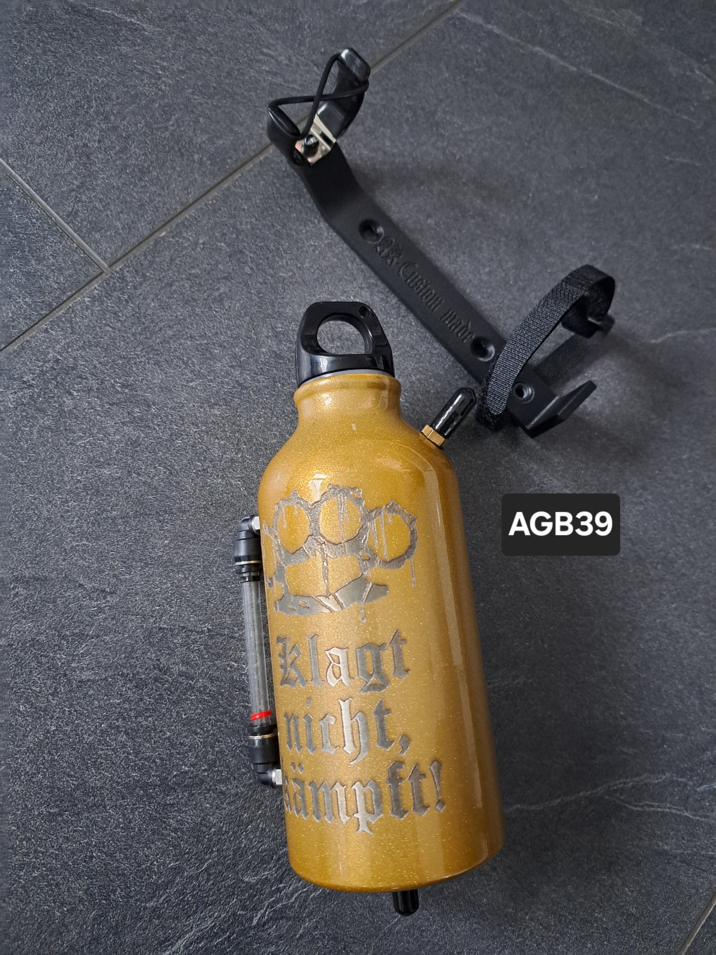 Ausgleichsbehälter Schlagring Klagt nicht...