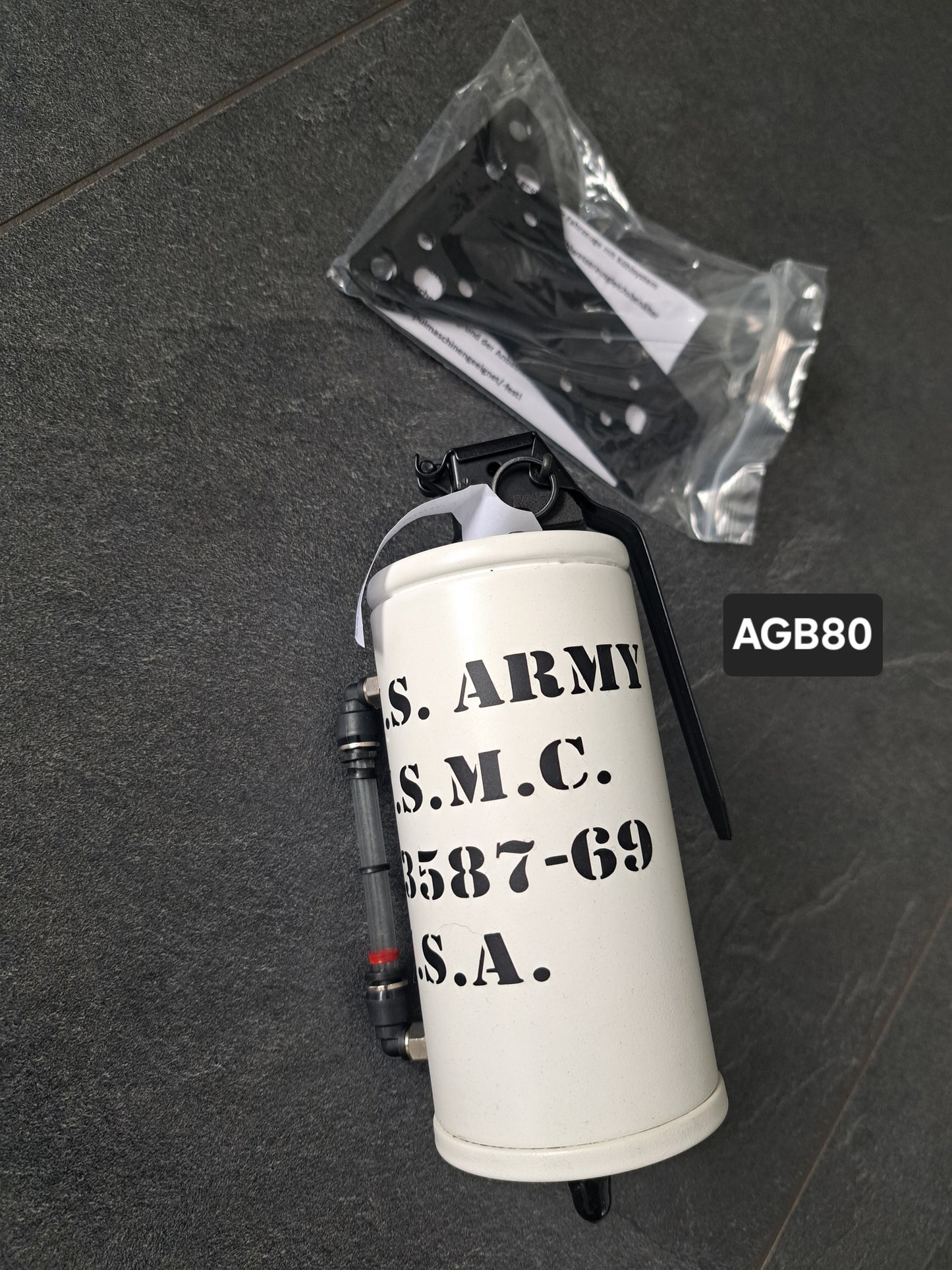 Ausgleichsbehälter US-ARMY Handgranate