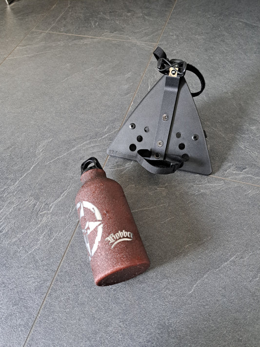 Suzuki Savage LS650 (Tank-)Flasche & Rahmenhalter Army-Stern Punisher