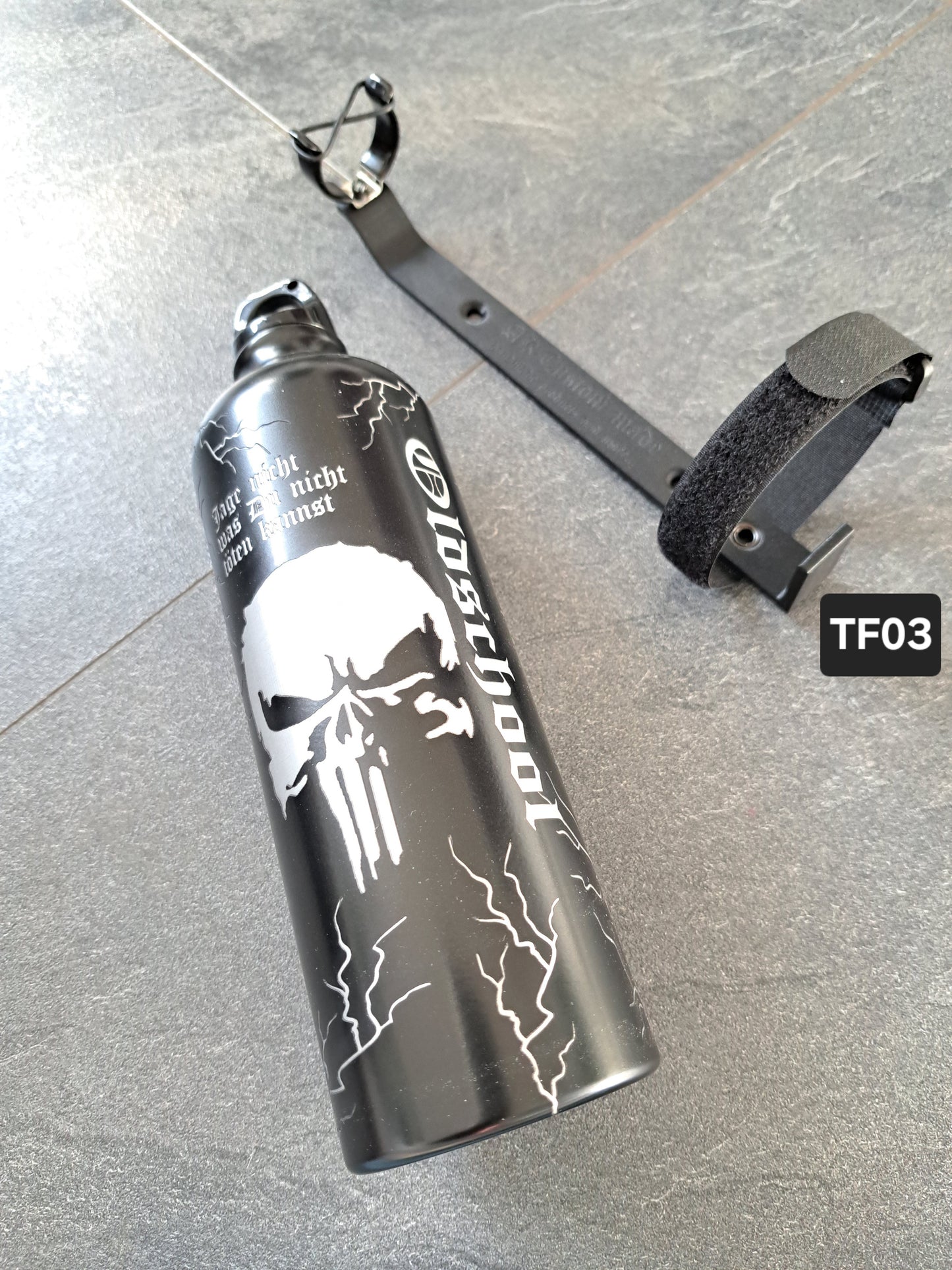 (Tank-) Flasche & Universalhalter 750ml Punisher Oldschool
