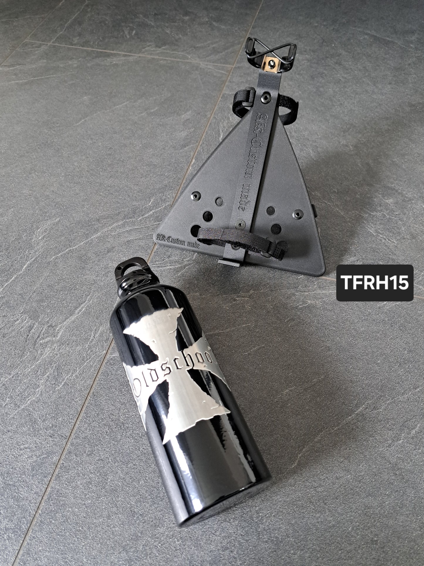 Suzuki Savage LS650 (Tank-)Flasche & Rahmenhalter Eis. Kreuz Oldschool