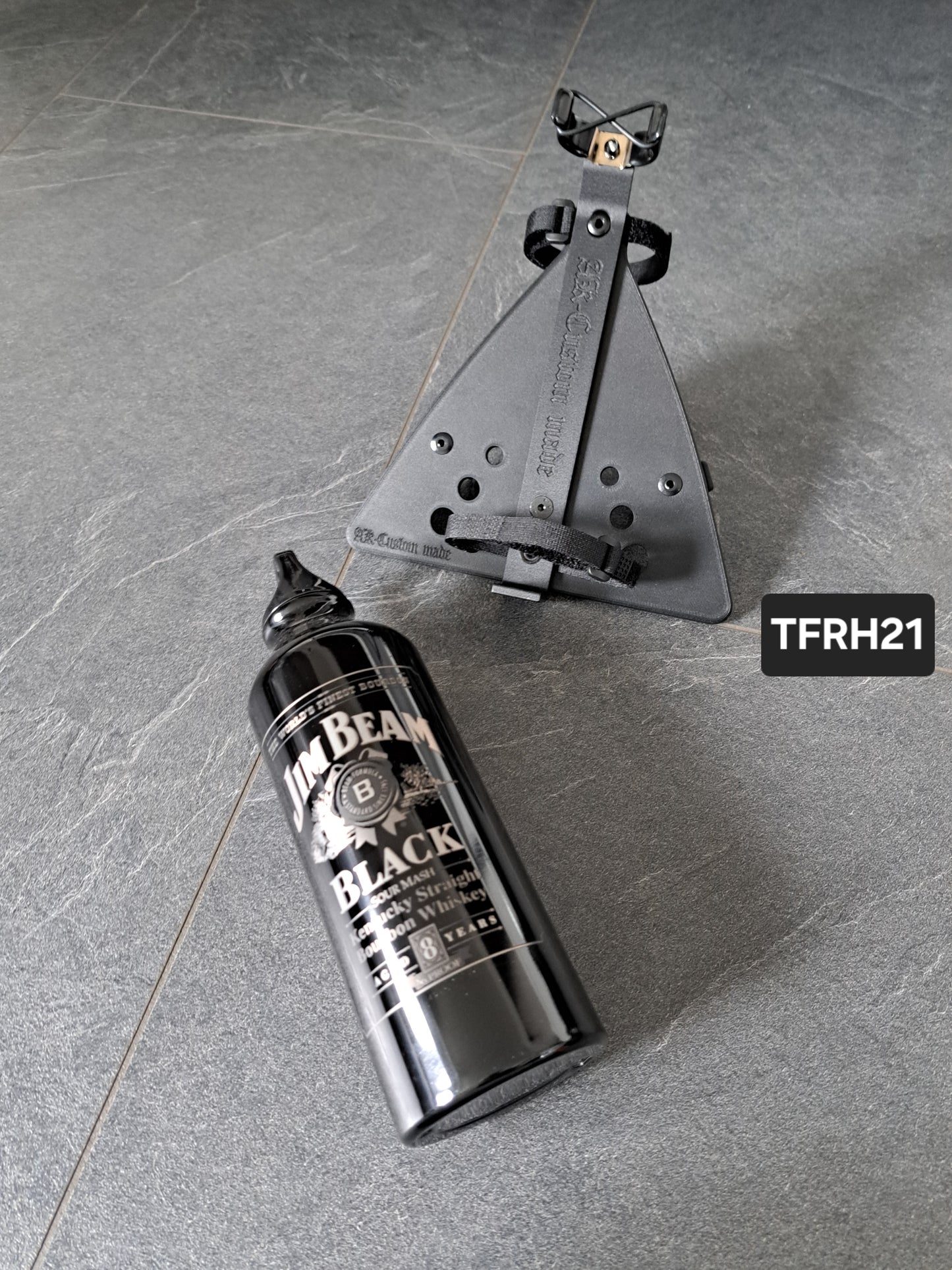Suzuki Savage LS650 (Tank-)Flasche & Rahmenhalter J.B. Black
