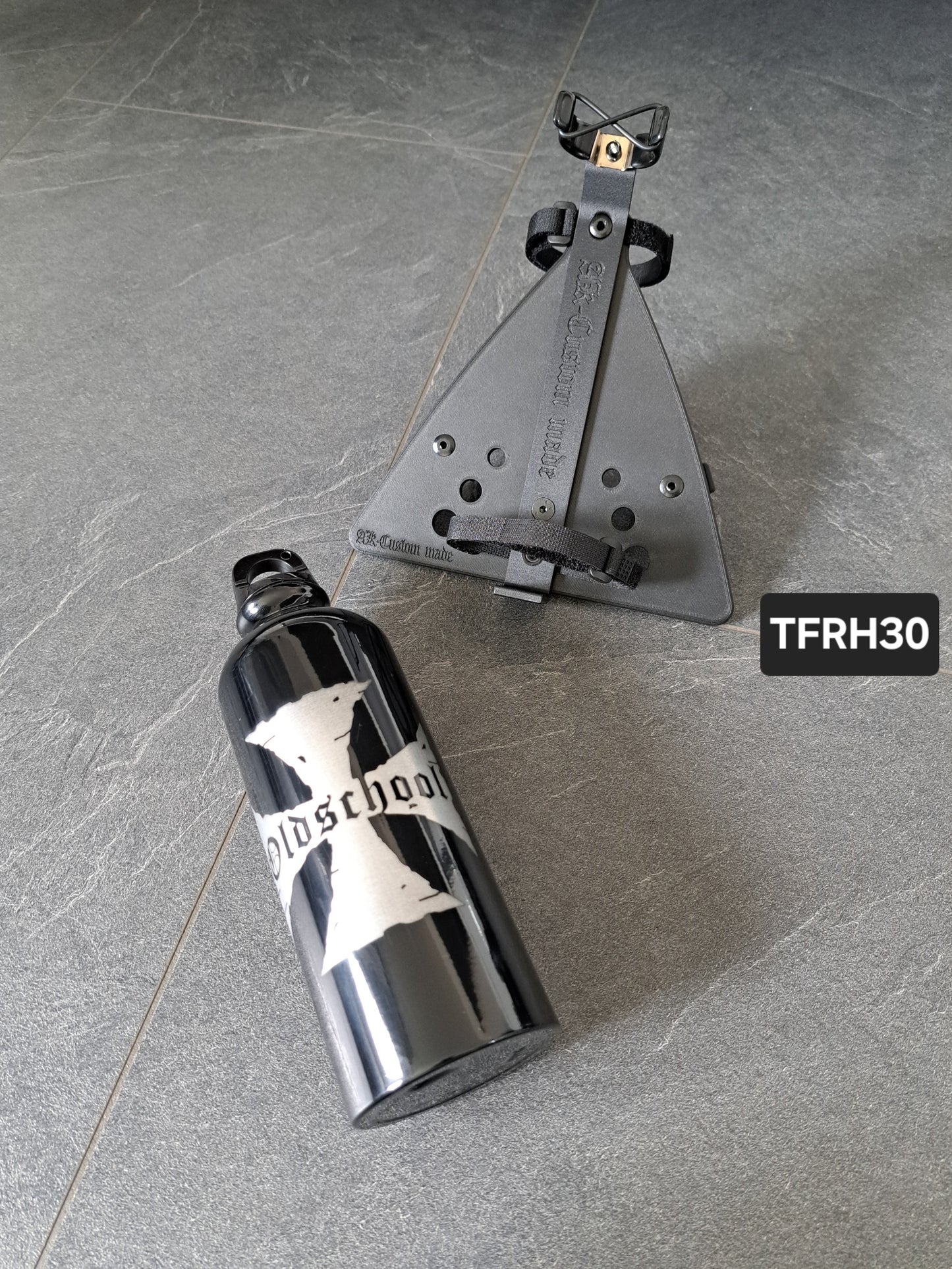 Suzuki Savage LS650 (Tank-)Flasche & Rahmenhalter Eis. Kreuz Oldsc