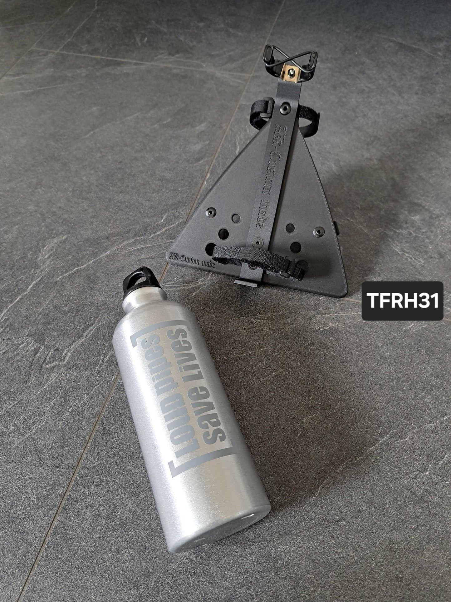 Suzuki Savage LS650 (Tank-)Flasche & Rahmenhalter Loud Pipes Save Lives