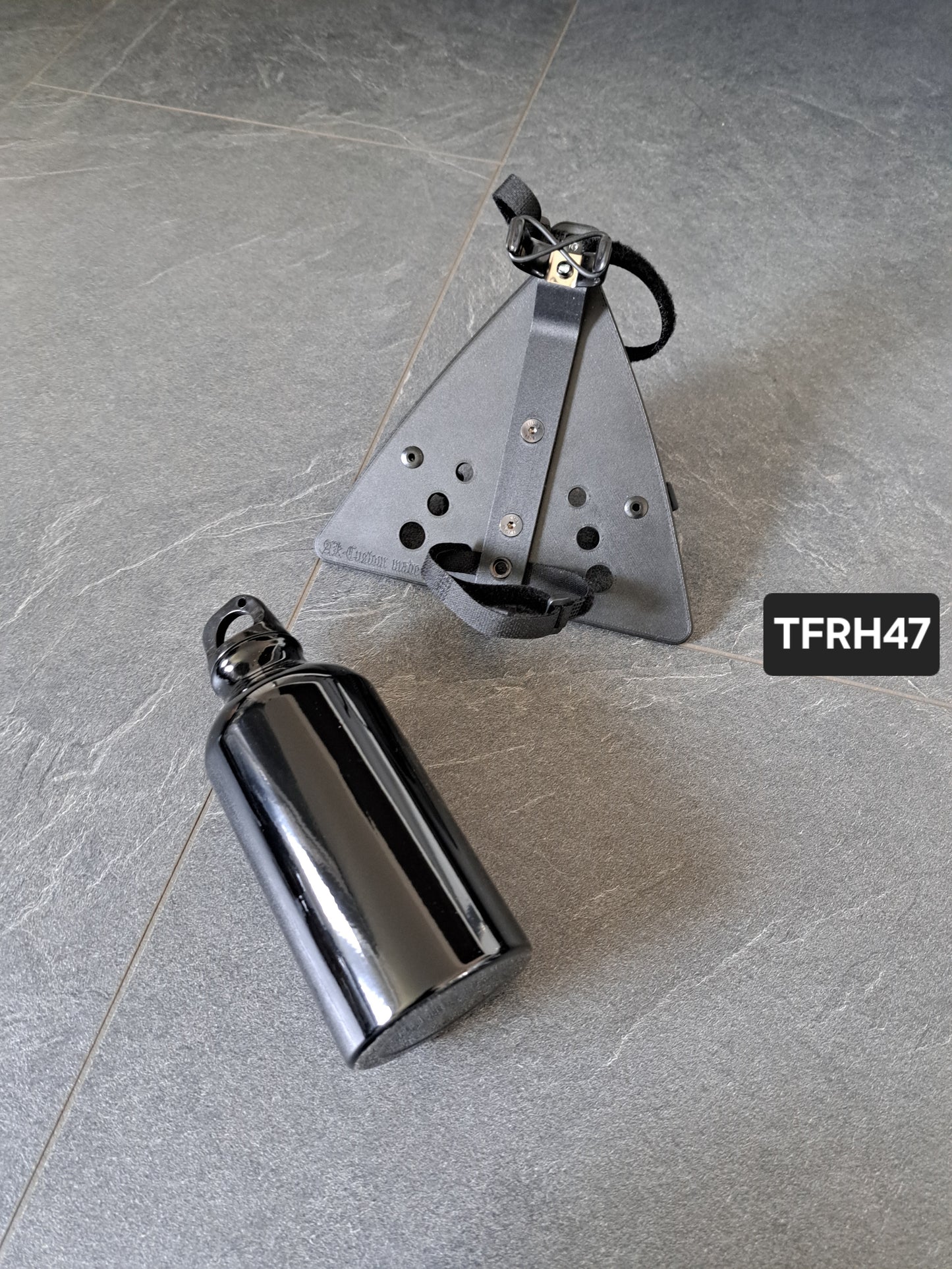 Suzuki Savage LS650 (Tank-)Flasche & Rahmenhalter
