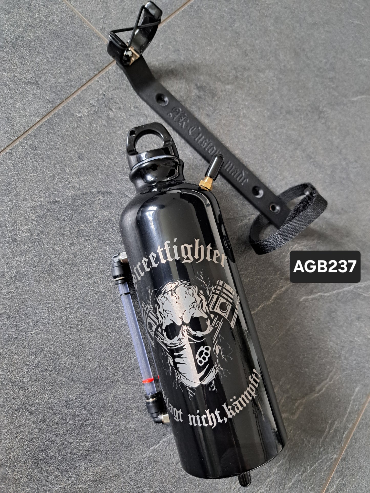 Ausgleichsbehälter SF Totenkopf Klagt nicht,kämpft!