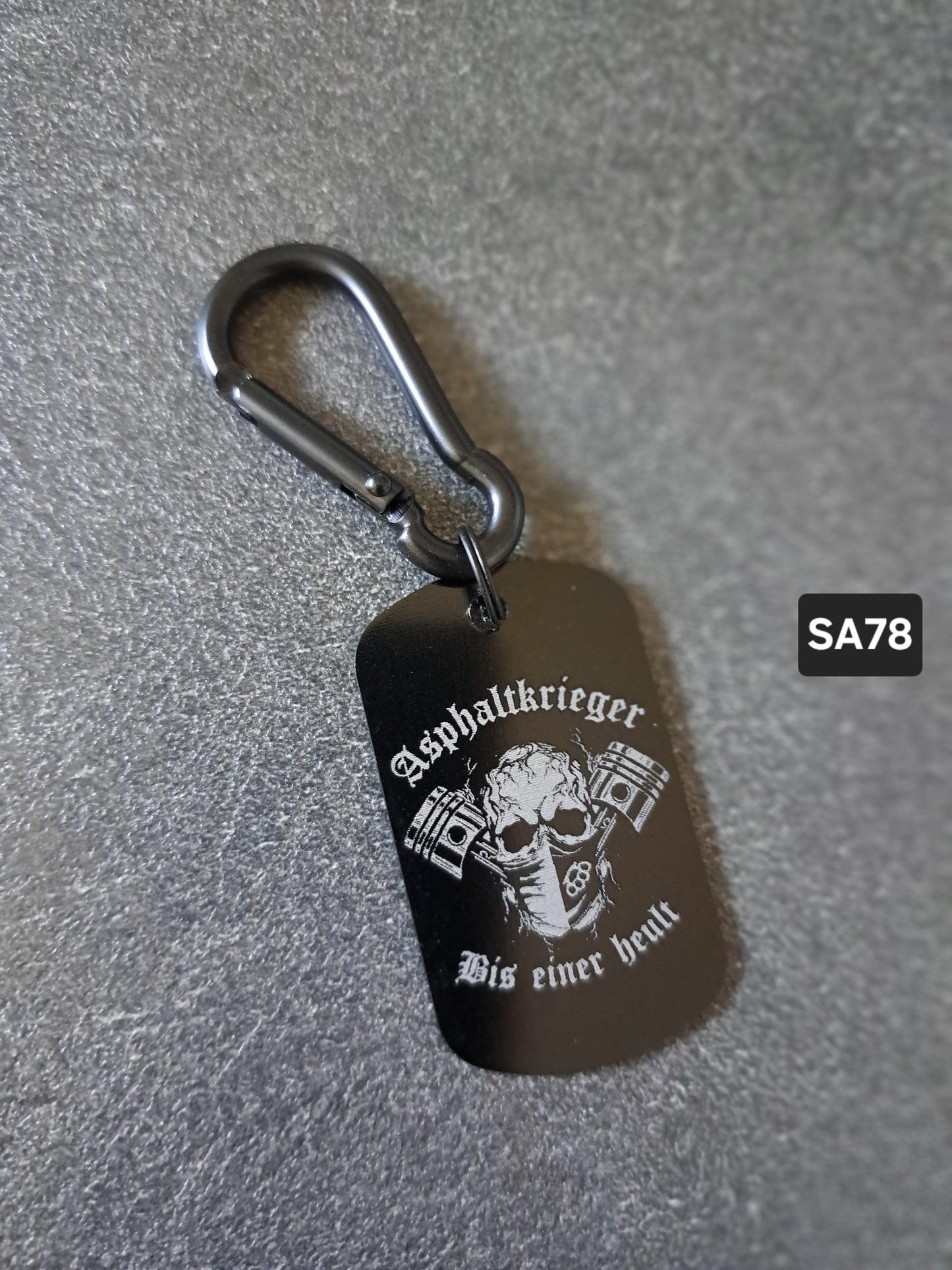 Schlüsselanhänger Dog-Tag Gravur Asphaltkrieger Totenkopf